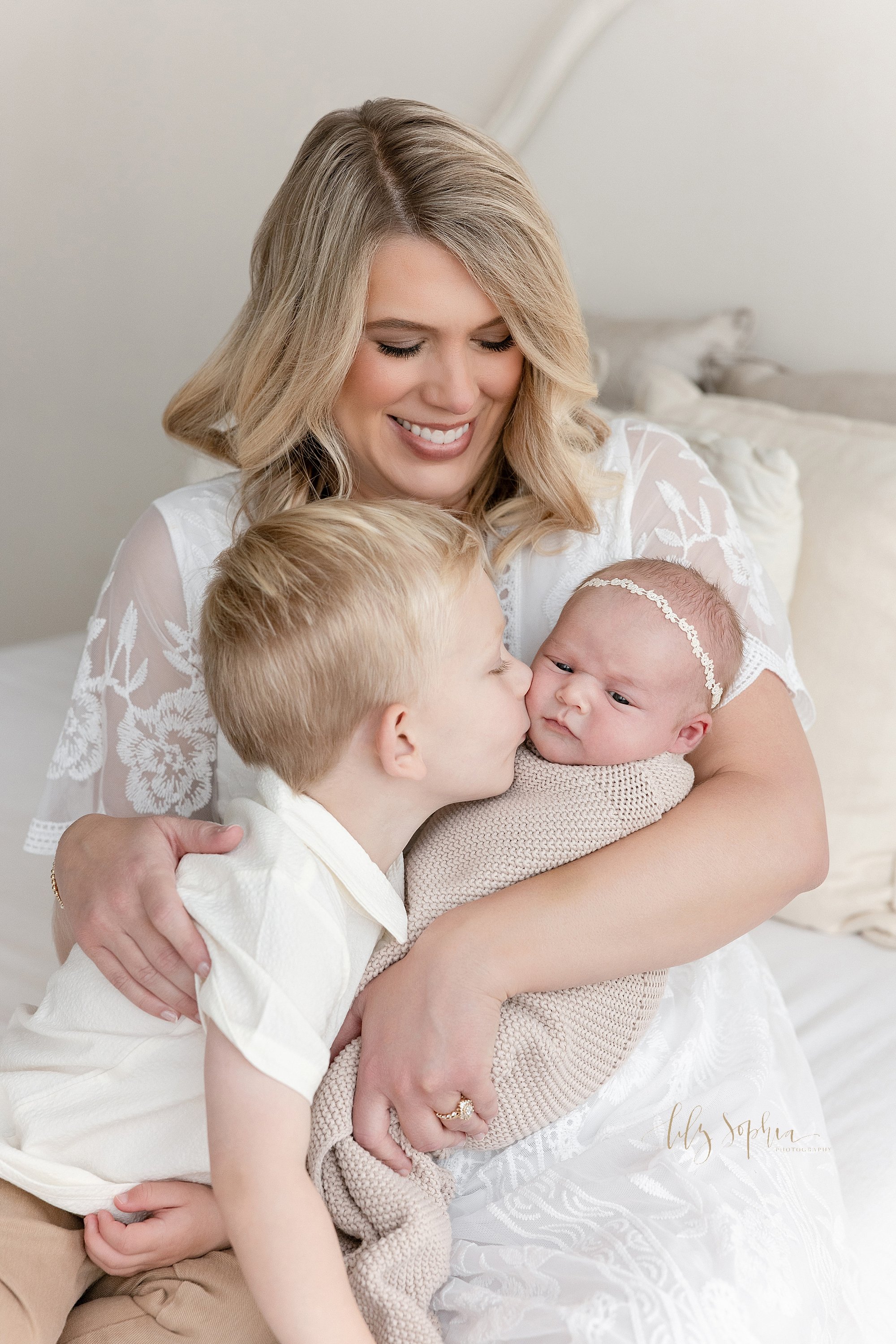 intown-atlanta-morningside-decatur-brookhaven-buckhead-natural-light-studio-family-portraits-newborn-baby-girl-photoshoot_0163.jpg