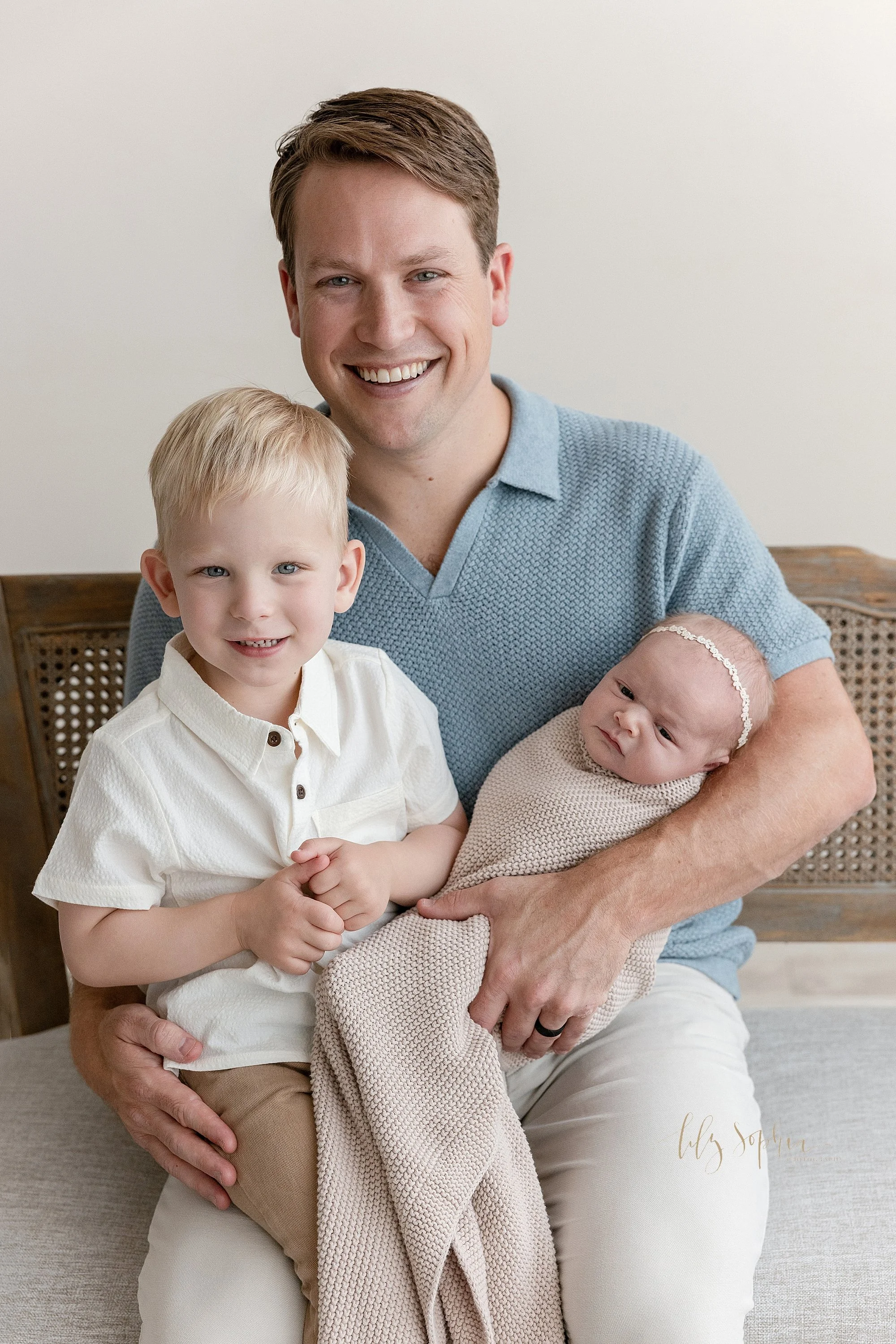 intown-atlanta-morningside-decatur-brookhaven-buckhead-natural-light-studio-family-portraits-newborn-baby-girl-photoshoot_0165.jpg