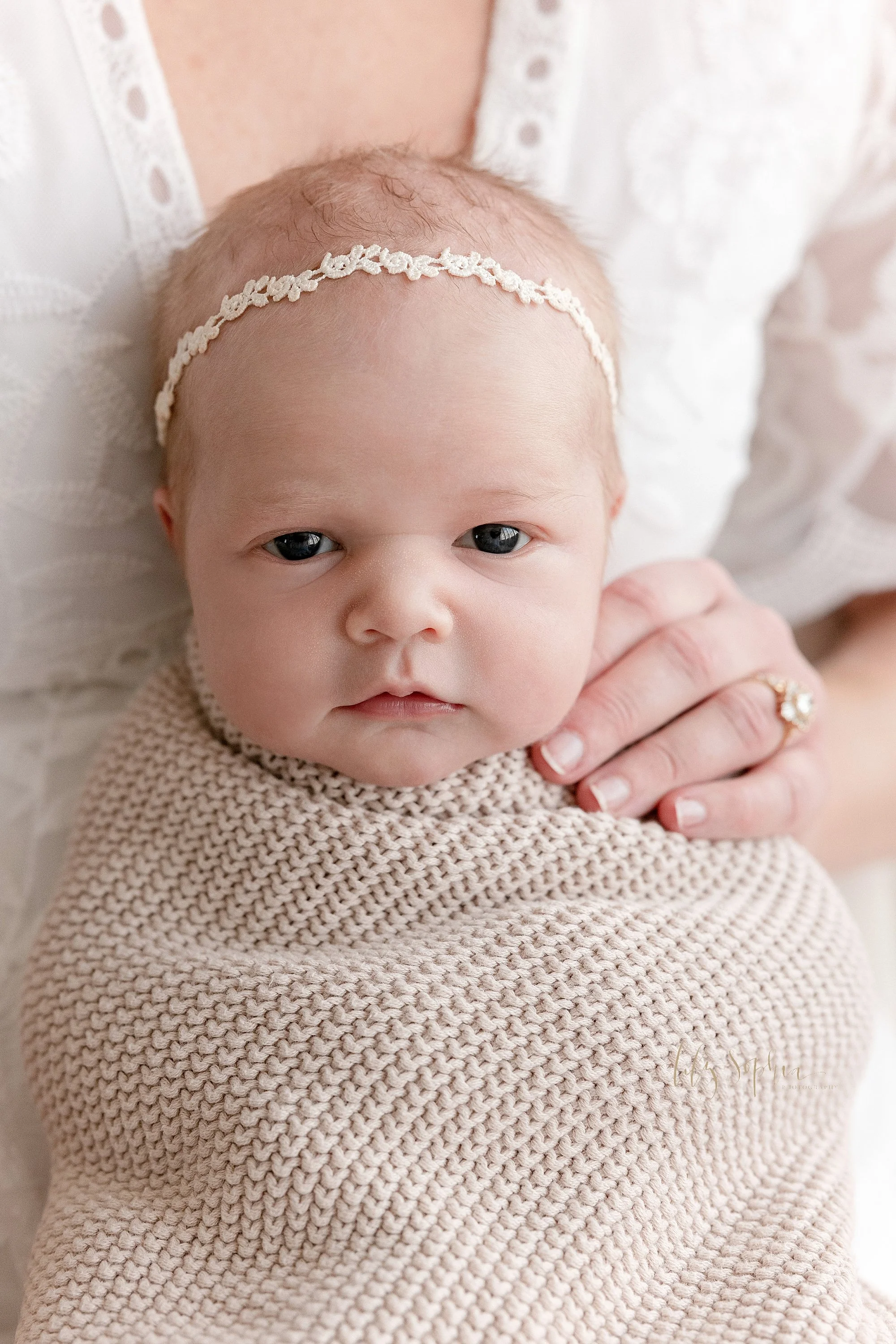intown-atlanta-morningside-decatur-brookhaven-buckhead-natural-light-studio-family-portraits-newborn-baby-girl-photoshoot_0168.jpg