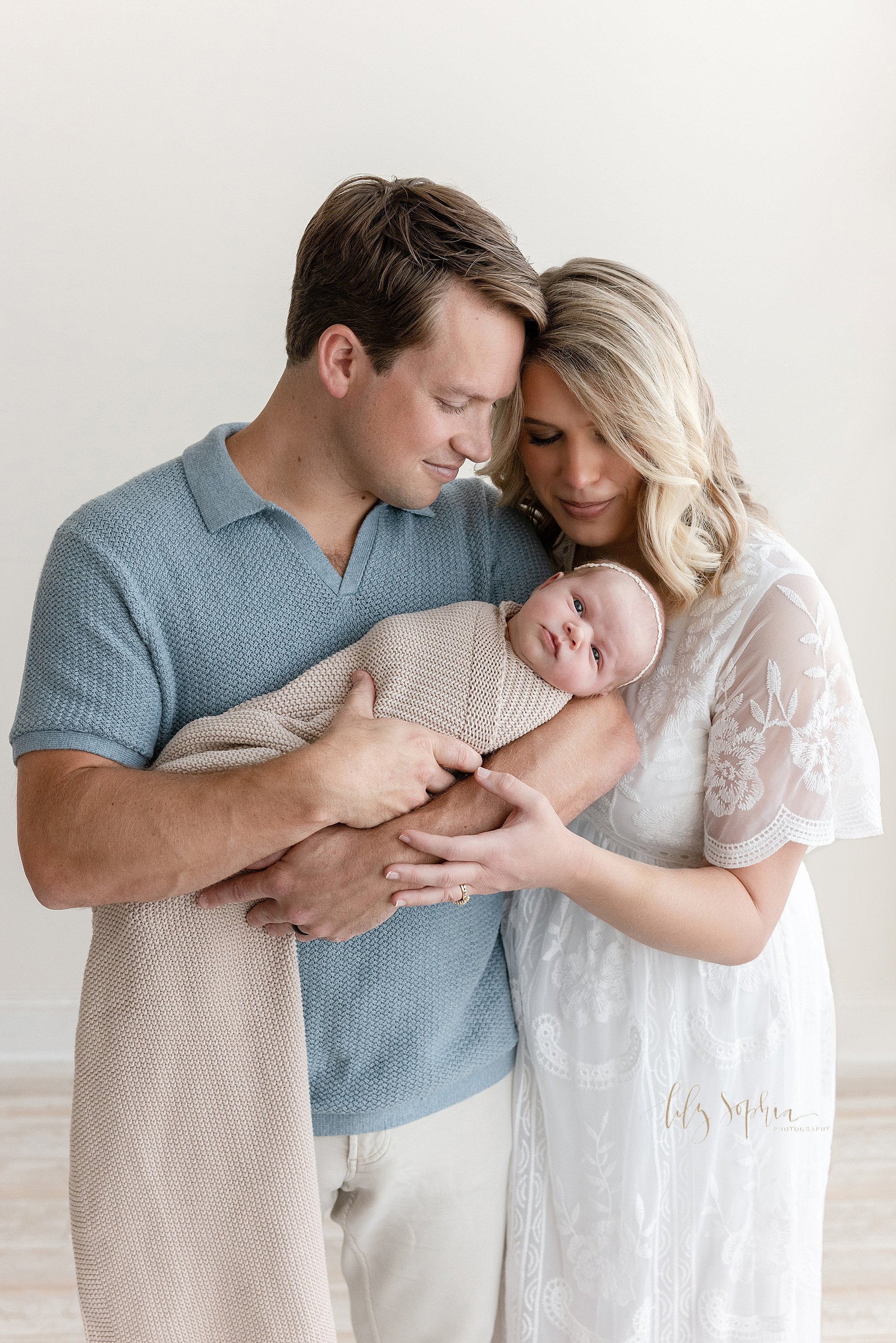 intown-atlanta-morningside-decatur-brookhaven-buckhead-natural-light-studio-family-portraits-newborn-baby-girl-photoshoot_0172.jpg