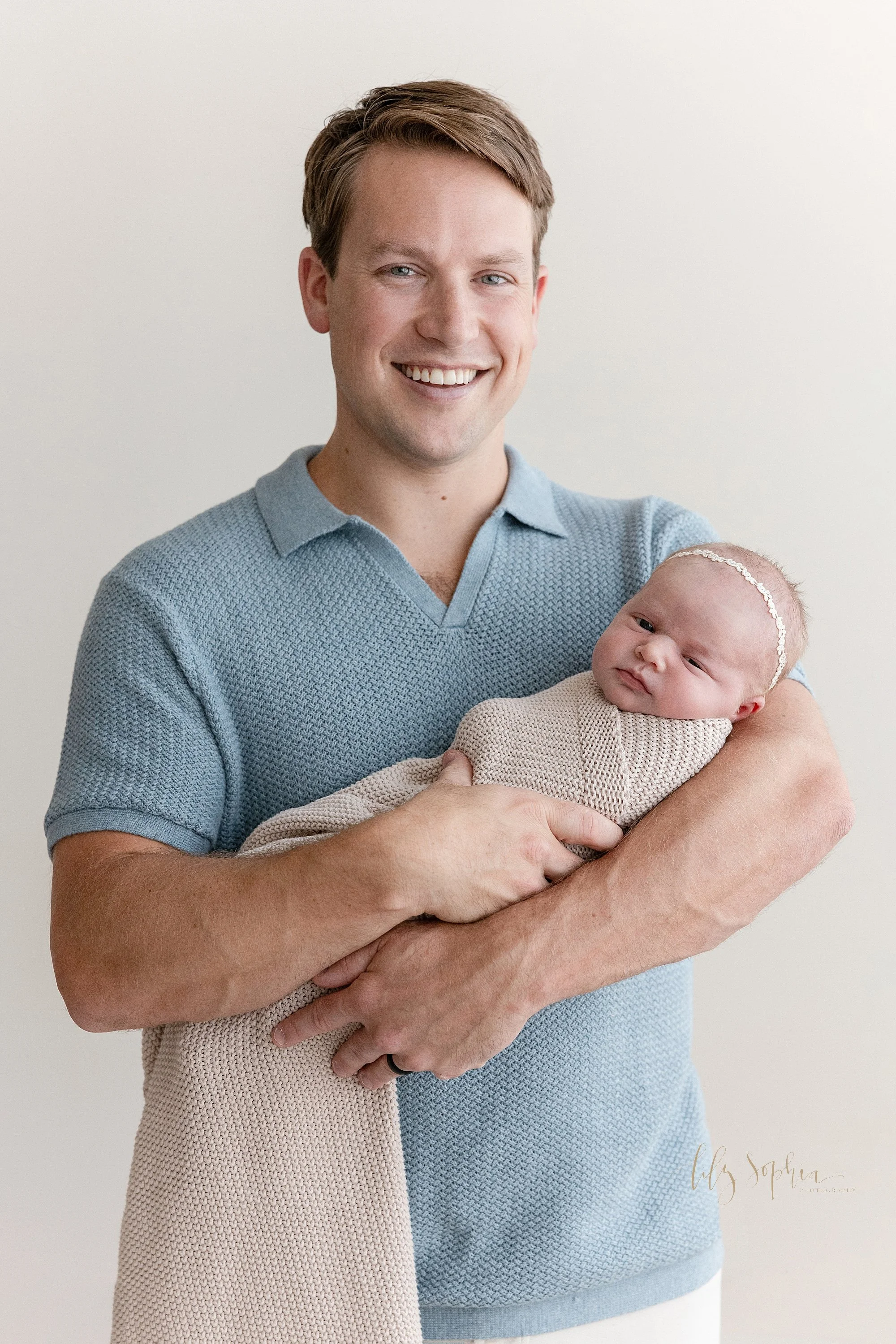 intown-atlanta-morningside-decatur-brookhaven-buckhead-natural-light-studio-family-portraits-newborn-baby-girl-photoshoot_0175.jpg