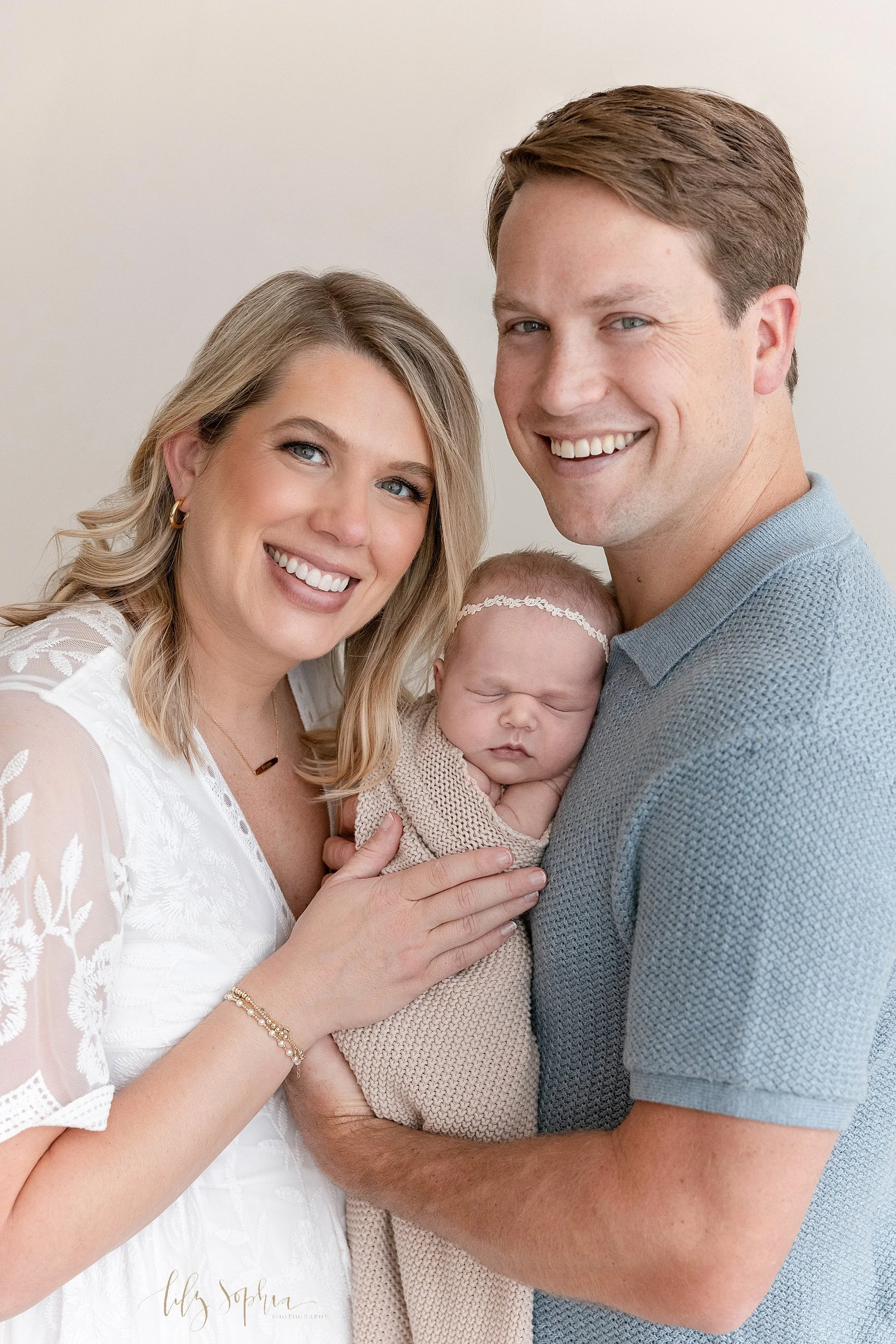 intown-atlanta-morningside-decatur-brookhaven-buckhead-natural-light-studio-family-portraits-newborn-baby-girl-photoshoot_0184.jpg