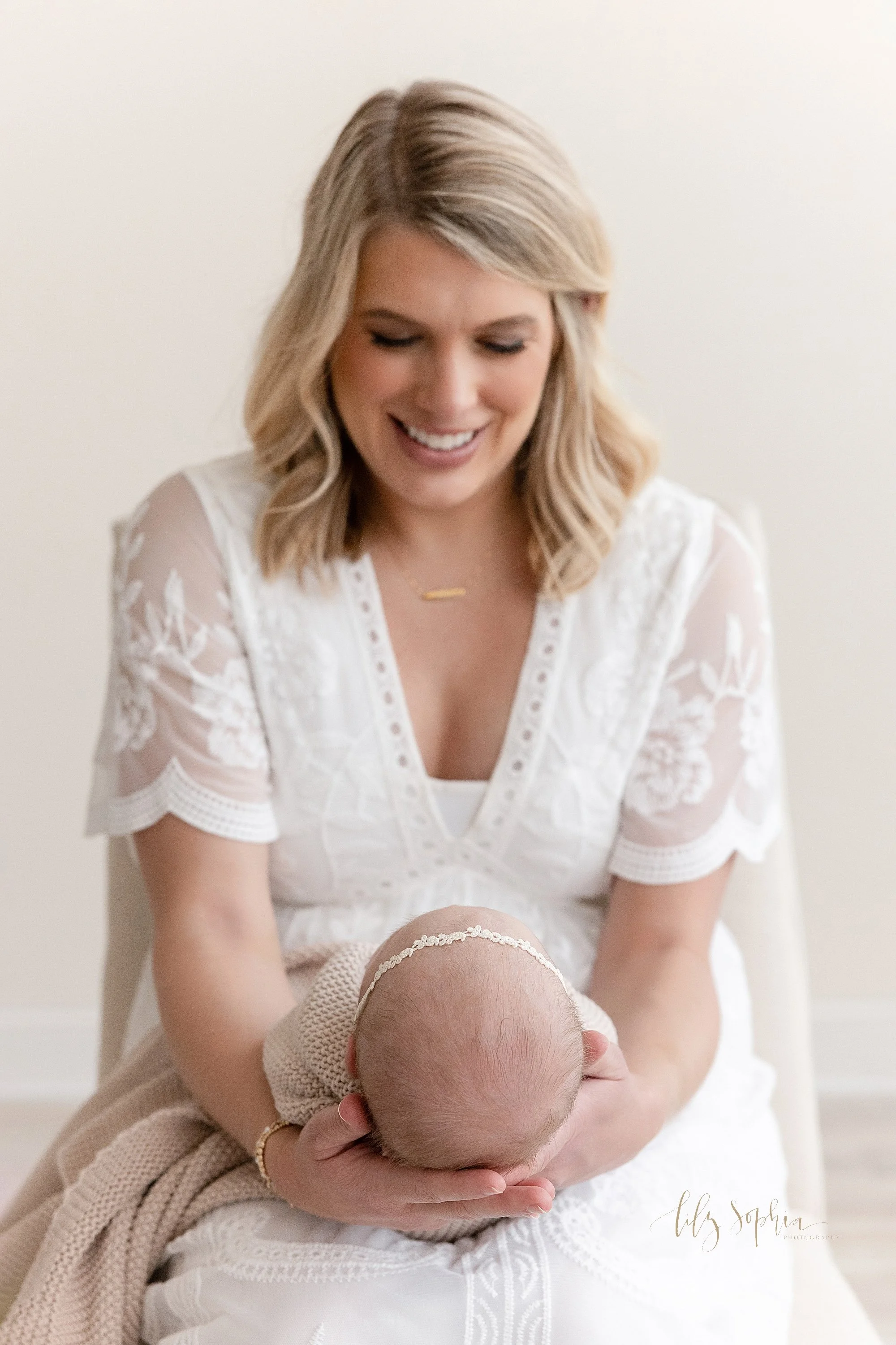 intown-atlanta-morningside-decatur-brookhaven-buckhead-natural-light-studio-family-portraits-newborn-baby-girl-photoshoot_0185.jpg
