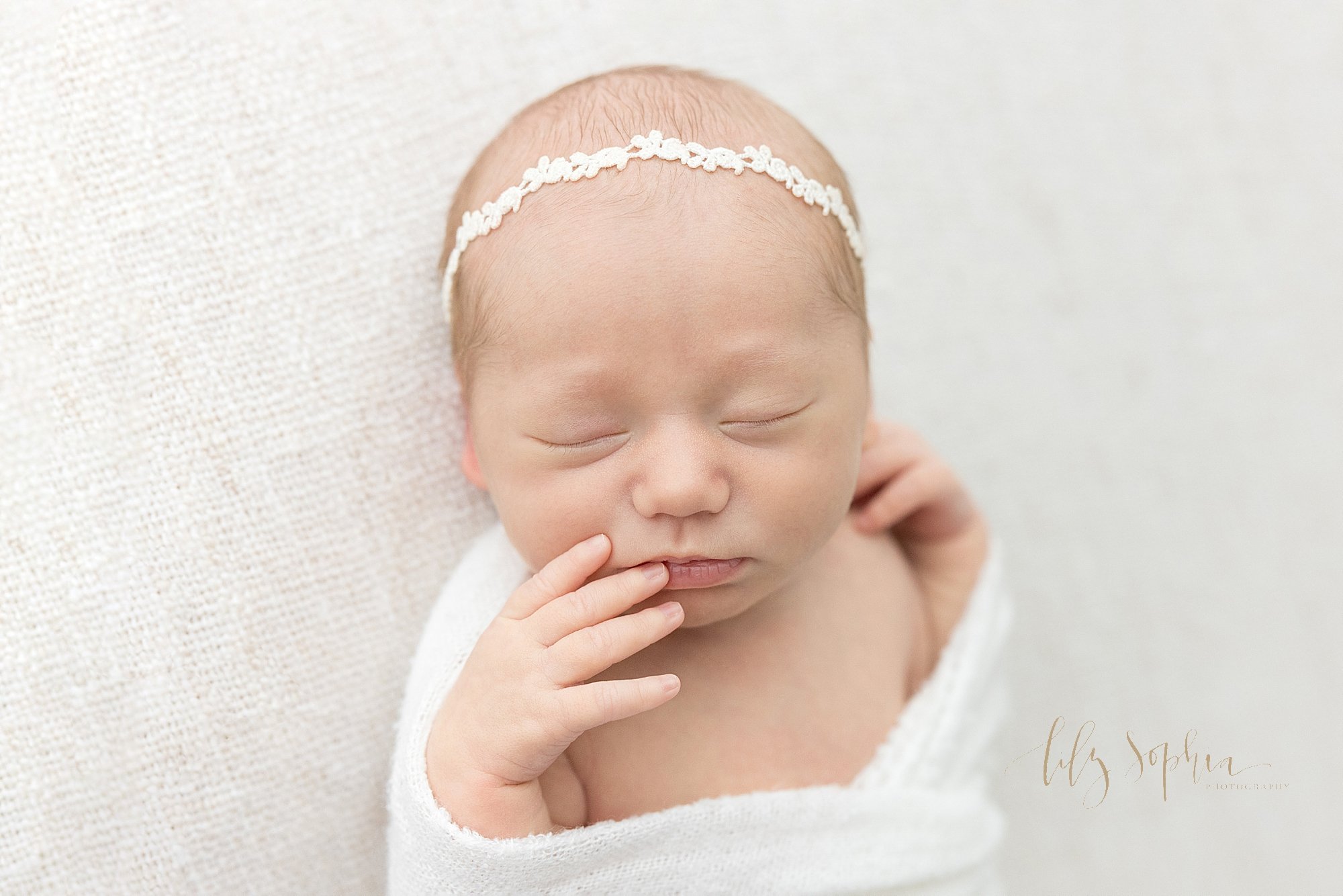 intown-atlanta-morningside-decatur-brookhaven-buckhead-natural-light-studio-family-portraits-newborn-baby-girl-photoshoot_0195.jpg