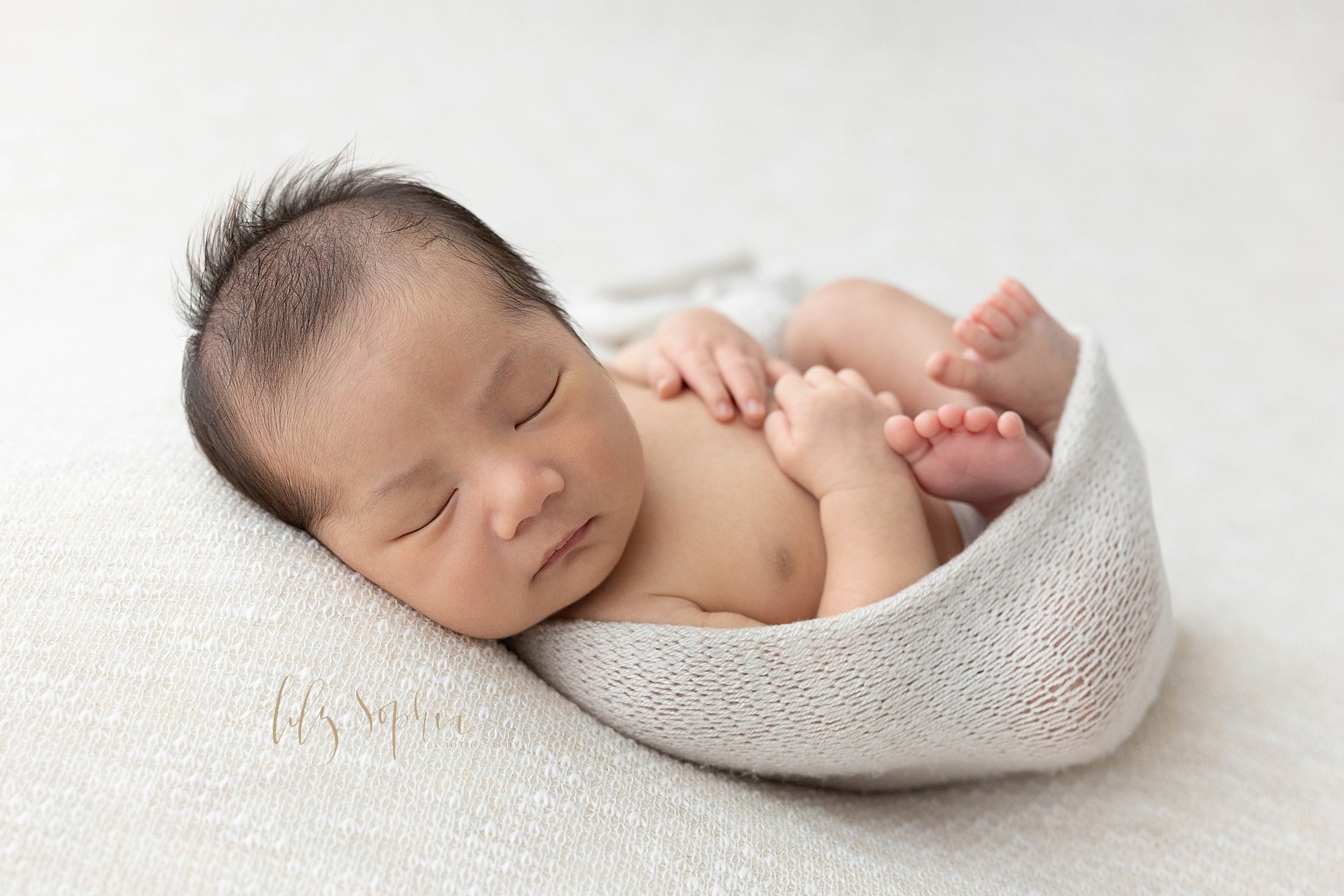 intown-atlanta-morningside-decatur-brookhaven-buckhead-natural-light-studio-family-portraits-newborn-baby-boy-photoshoot_0249.jpg