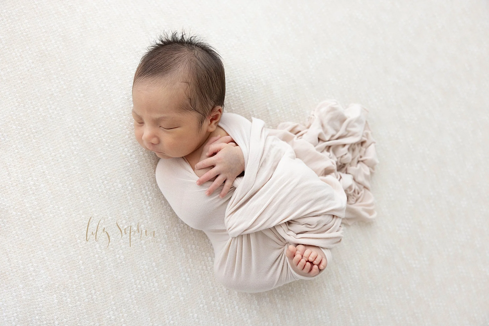 intown-atlanta-morningside-decatur-brookhaven-buckhead-natural-light-studio-family-portraits-newborn-baby-boy-photoshoot_0250.jpg