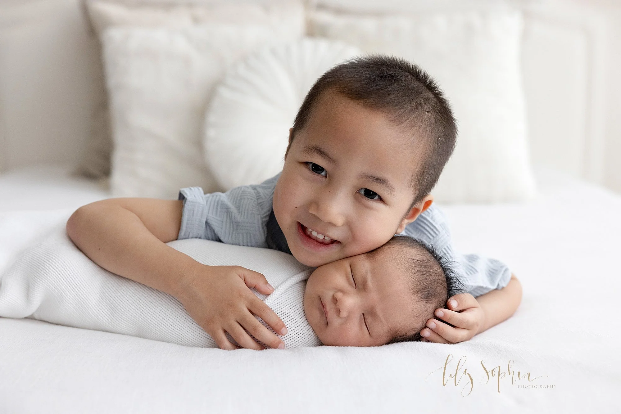 intown-atlanta-morningside-decatur-brookhaven-buckhead-natural-light-studio-family-portraits-newborn-baby-boy-photoshoot_0258.jpg