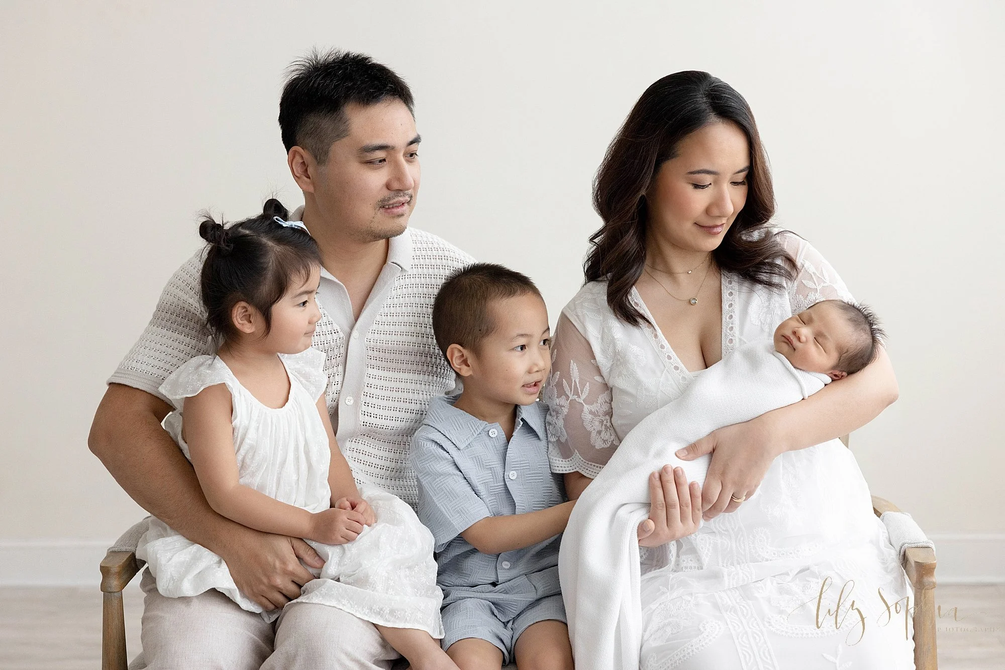 intown-atlanta-morningside-decatur-brookhaven-buckhead-natural-light-studio-family-portraits-newborn-baby-boy-photoshoot_0266.jpg