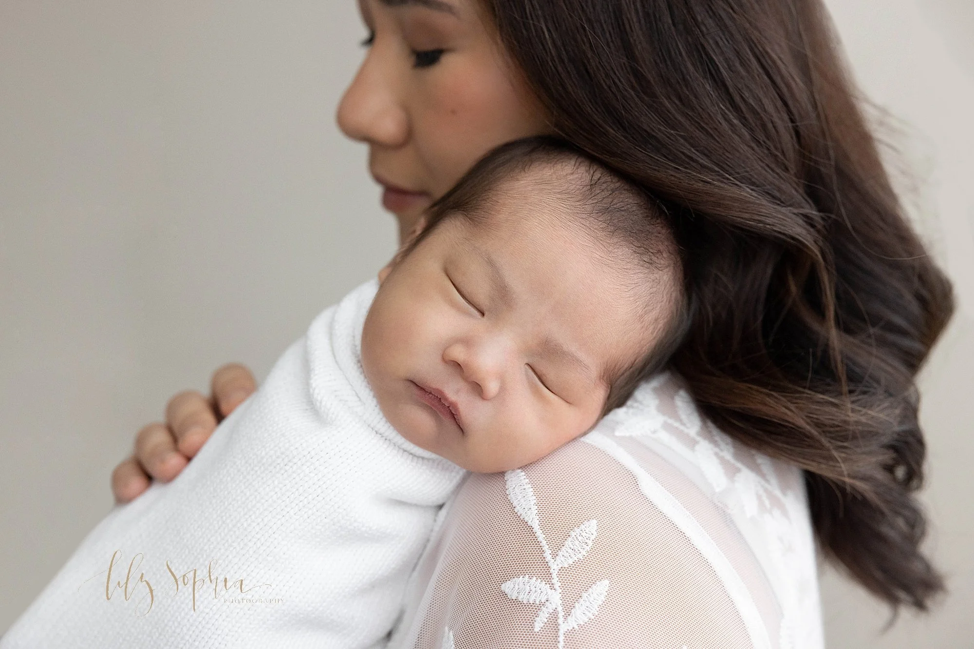intown-atlanta-morningside-decatur-brookhaven-buckhead-natural-light-studio-family-portraits-newborn-baby-boy-photoshoot_0288.jpg