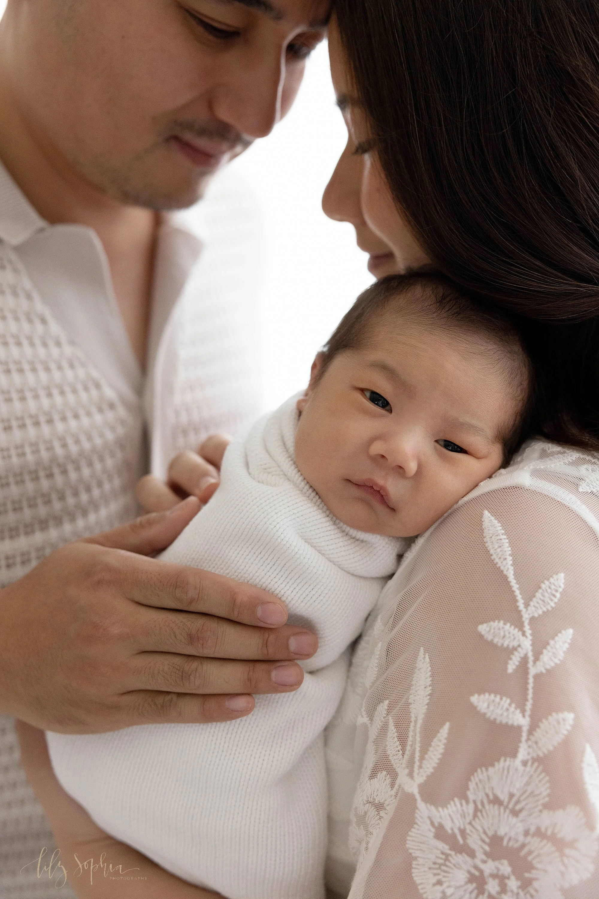 intown-atlanta-morningside-decatur-brookhaven-buckhead-natural-light-studio-family-portraits-newborn-baby-boy-photoshoot_0289.jpg