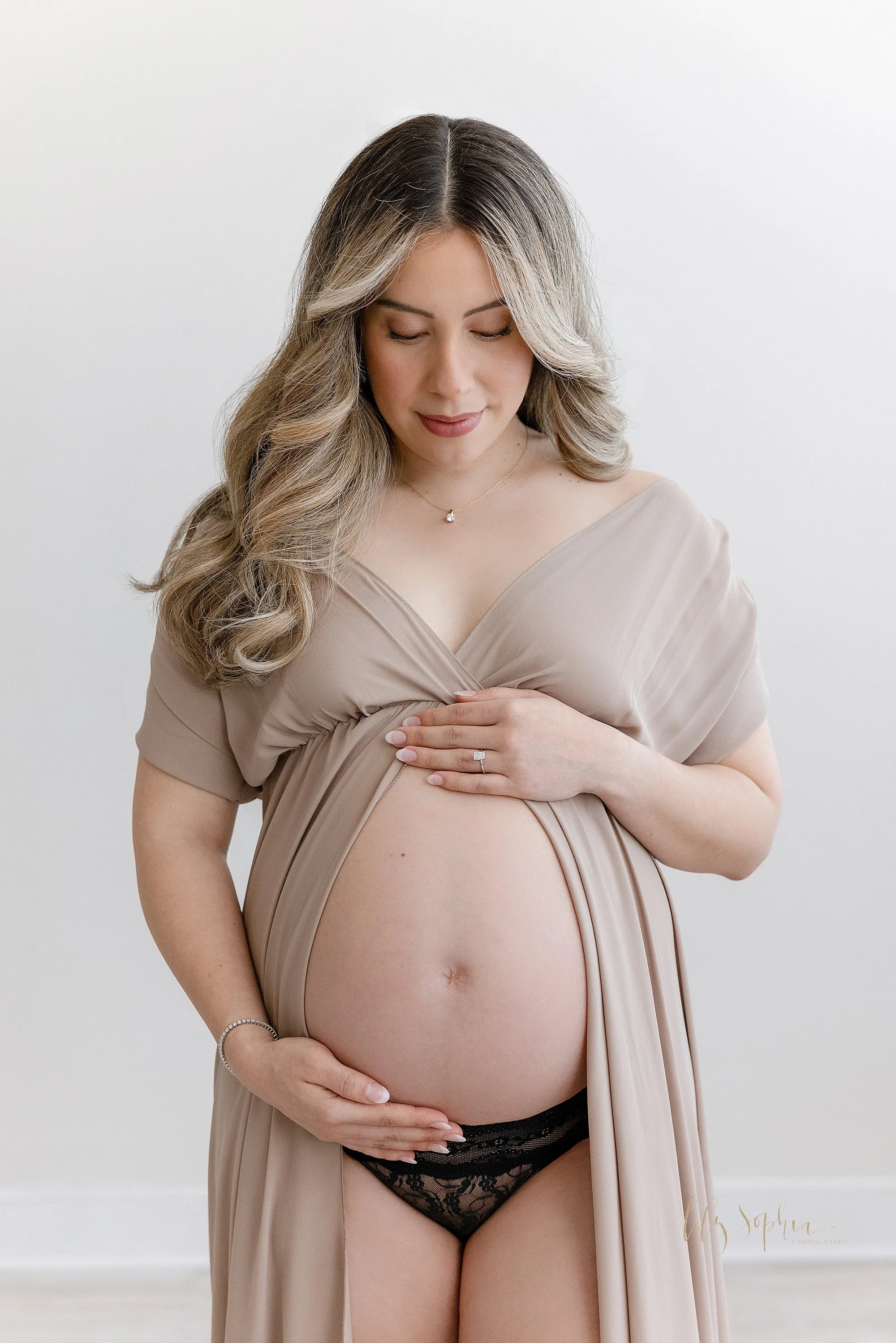 intown-atlanta-morningside-decatur-brookhaven-buckhead-natural-light-studio-maternity-portraits-couples-pregnancy-photoshoot-classic-timeless_0313.jpg