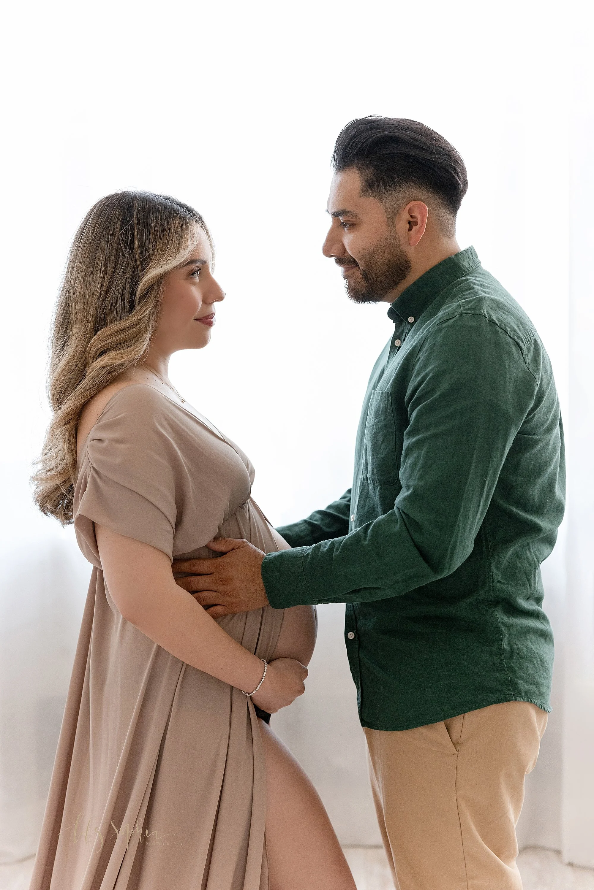 intown-atlanta-morningside-decatur-brookhaven-buckhead-natural-light-studio-maternity-portraits-couples-pregnancy-photoshoot-classic-timeless_0315.jpg