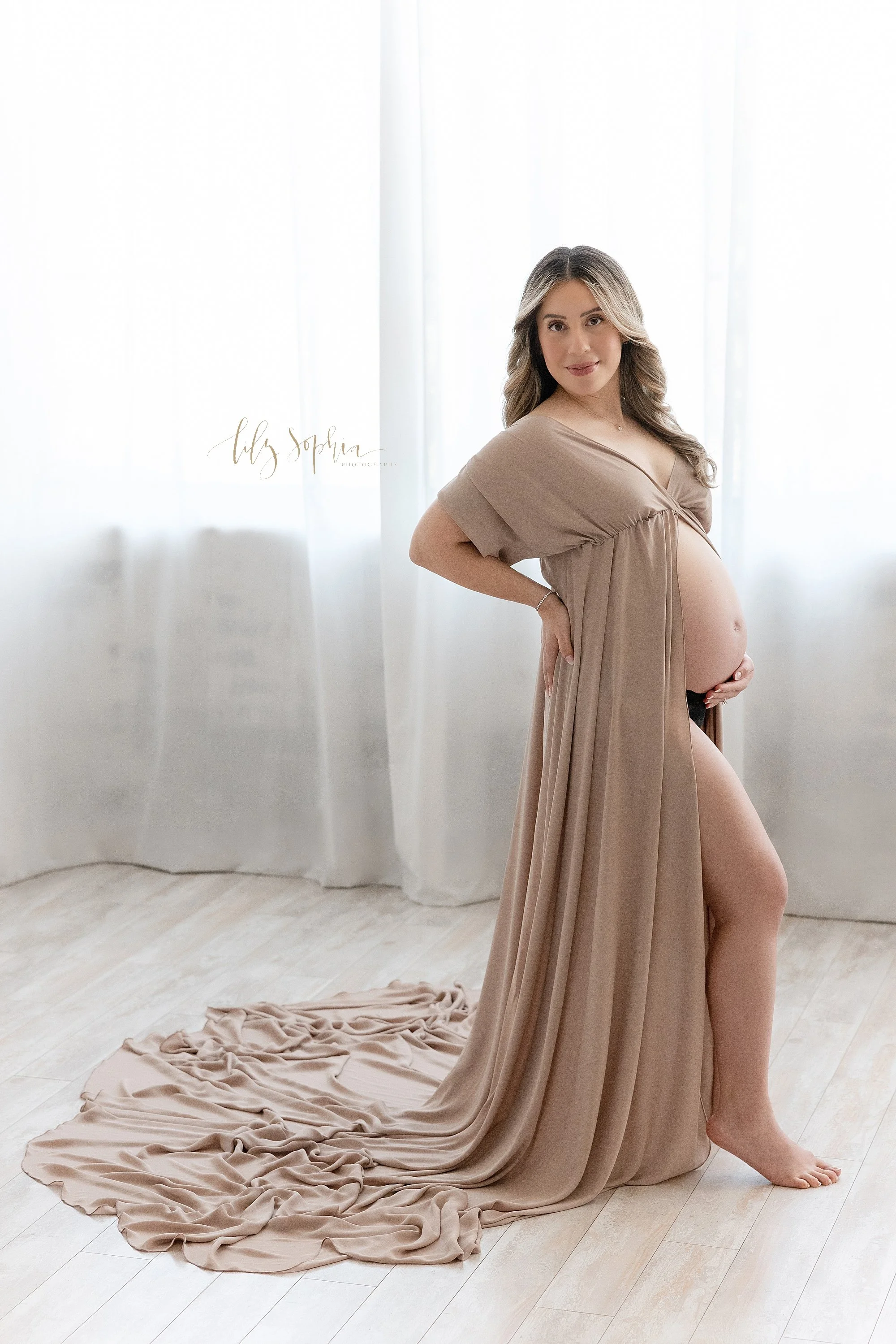 intown-atlanta-morningside-decatur-brookhaven-buckhead-natural-light-studio-maternity-portraits-couples-pregnancy-photoshoot-classic-timeless_0317.jpg