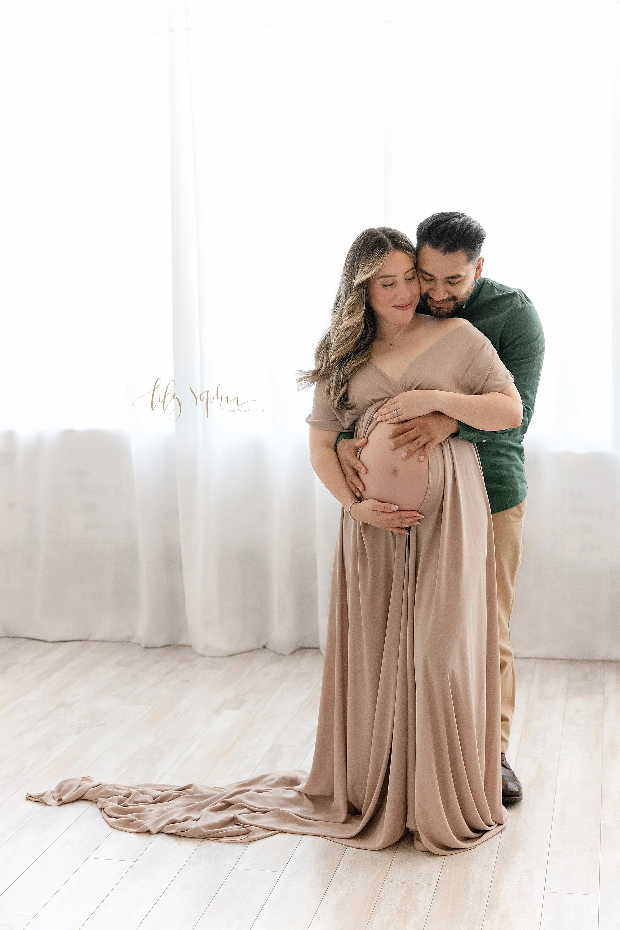 intown-atlanta-morningside-decatur-brookhaven-buckhead-natural-light-studio-maternity-portraits-couples-pregnancy-photoshoot-classic-timeless_0319.jpg