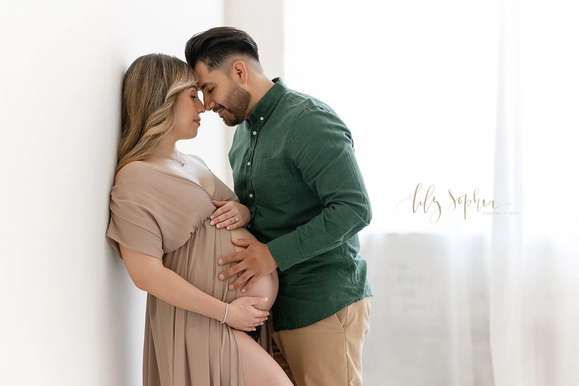 intown-atlanta-morningside-decatur-brookhaven-buckhead-natural-light-studio-maternity-portraits-couples-pregnancy-photoshoot-classic-timeless_0321.jpg