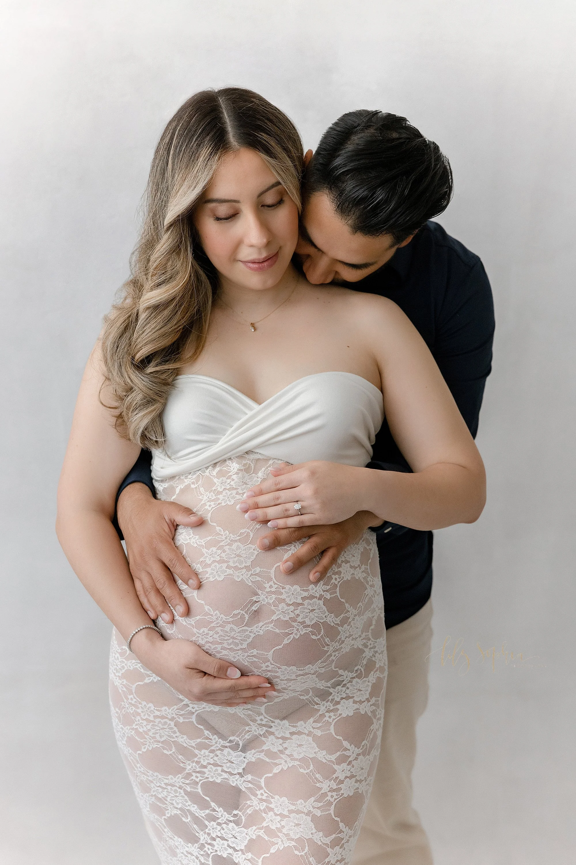 intown-atlanta-morningside-decatur-brookhaven-buckhead-natural-light-studio-maternity-portraits-couples-pregnancy-photoshoot-classic-timeless_0331.jpg