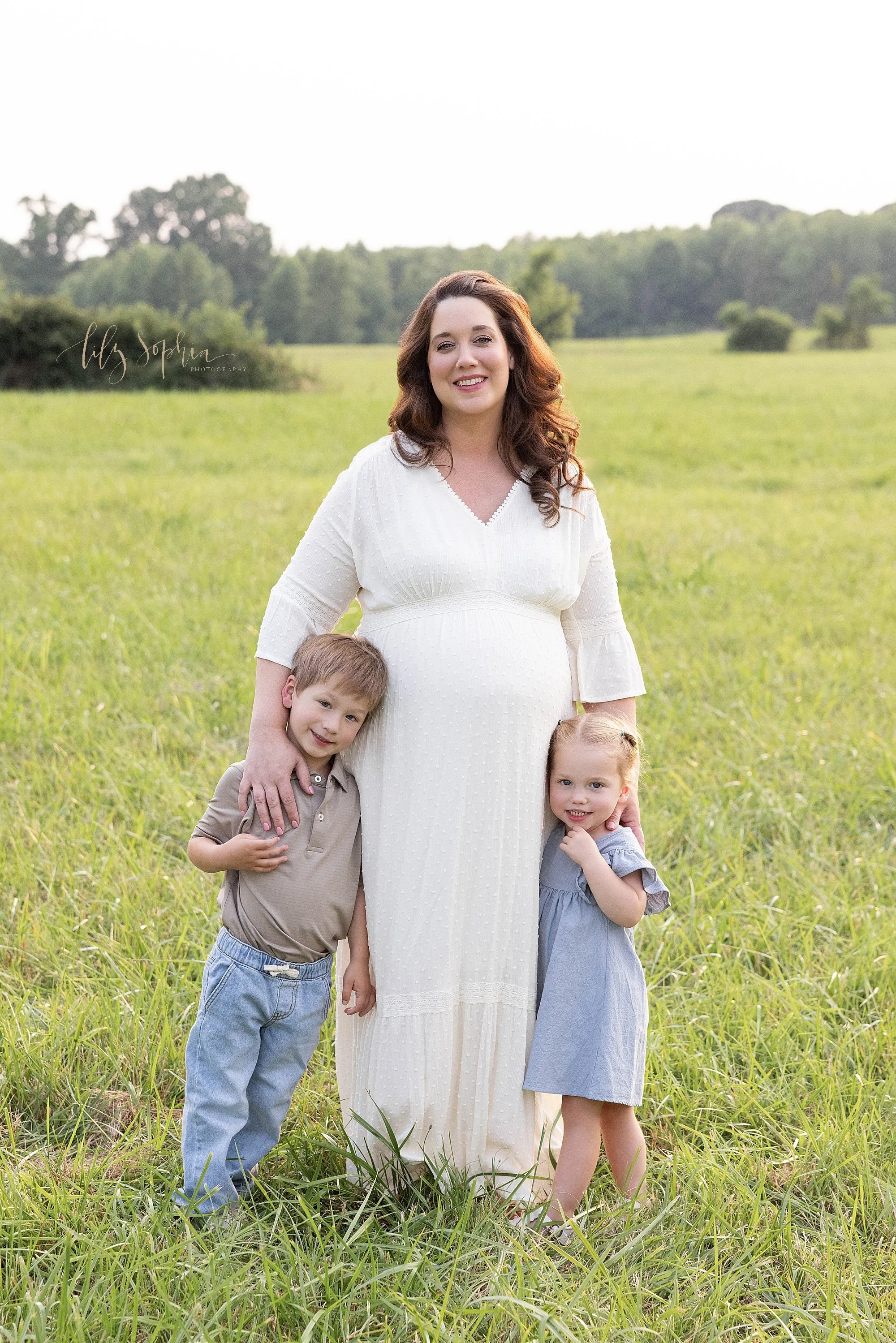 intown-atlanta-morningside-decatur-brookhaven-buckhead-natural-light-outdoor-maternity-portraits-family-pregnancy-photoshoot-sunset-field_0350.jpg