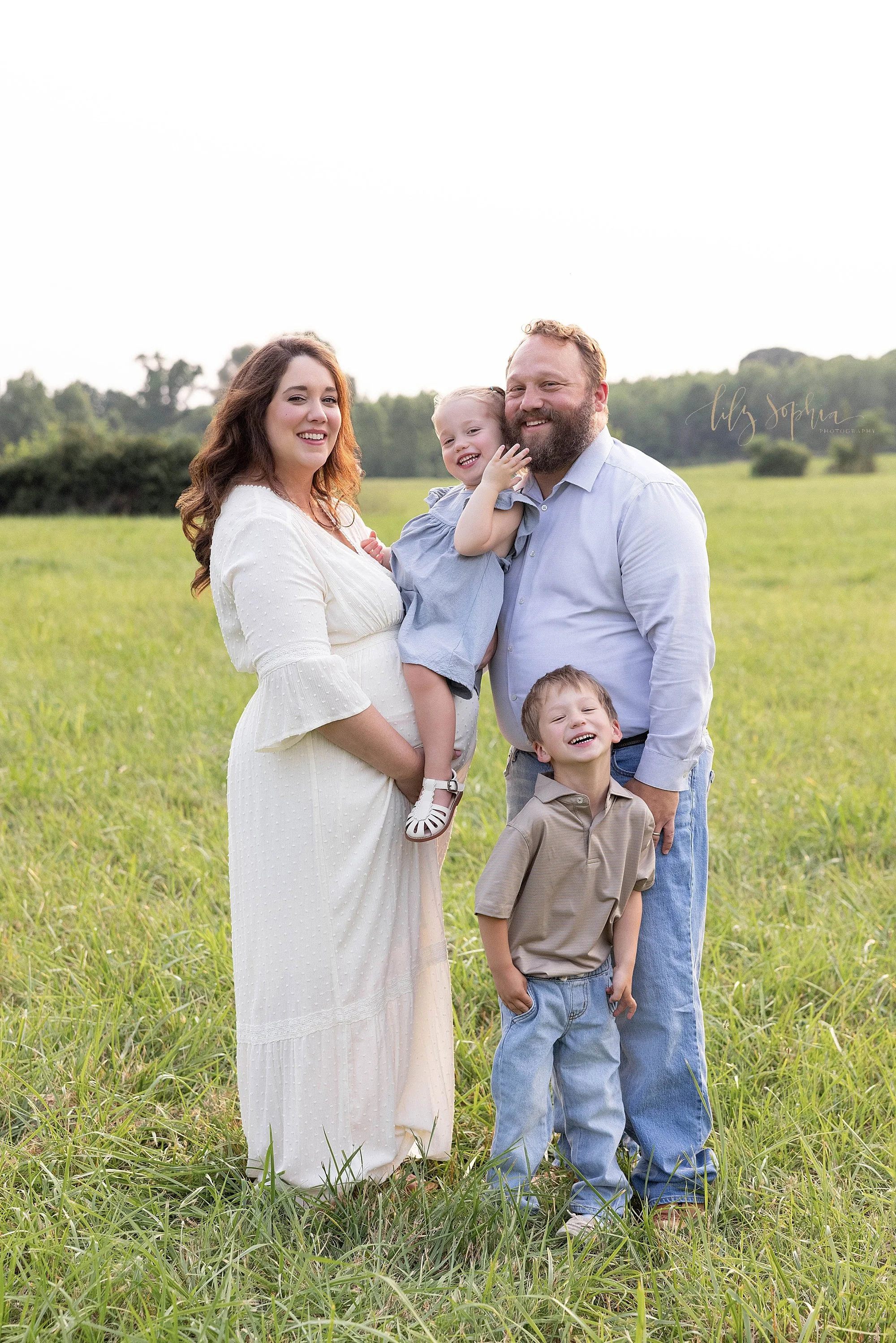 intown-atlanta-morningside-decatur-brookhaven-buckhead-natural-light-outdoor-maternity-portraits-family-pregnancy-photoshoot-sunset-field_0358.jpg