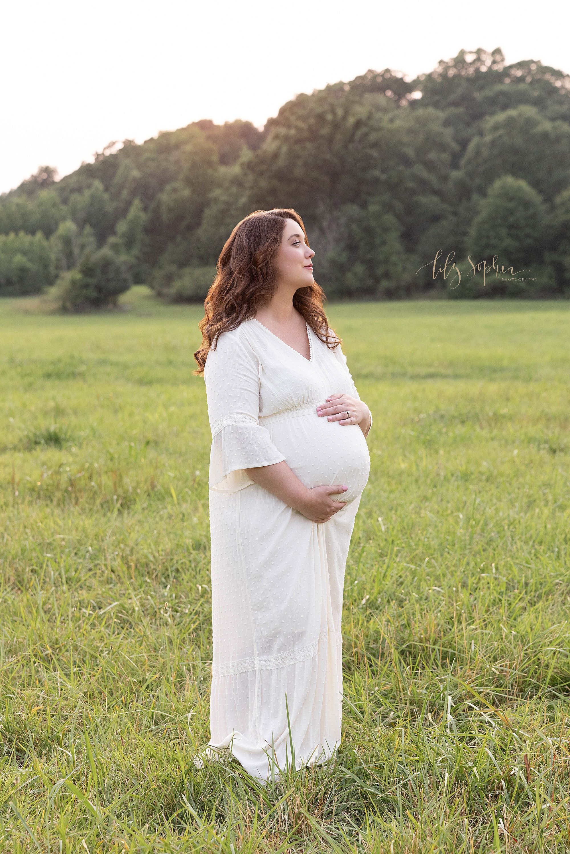 intown-atlanta-morningside-decatur-brookhaven-buckhead-natural-light-outdoor-maternity-portraits-family-pregnancy-photoshoot-sunset-field_0370.jpg