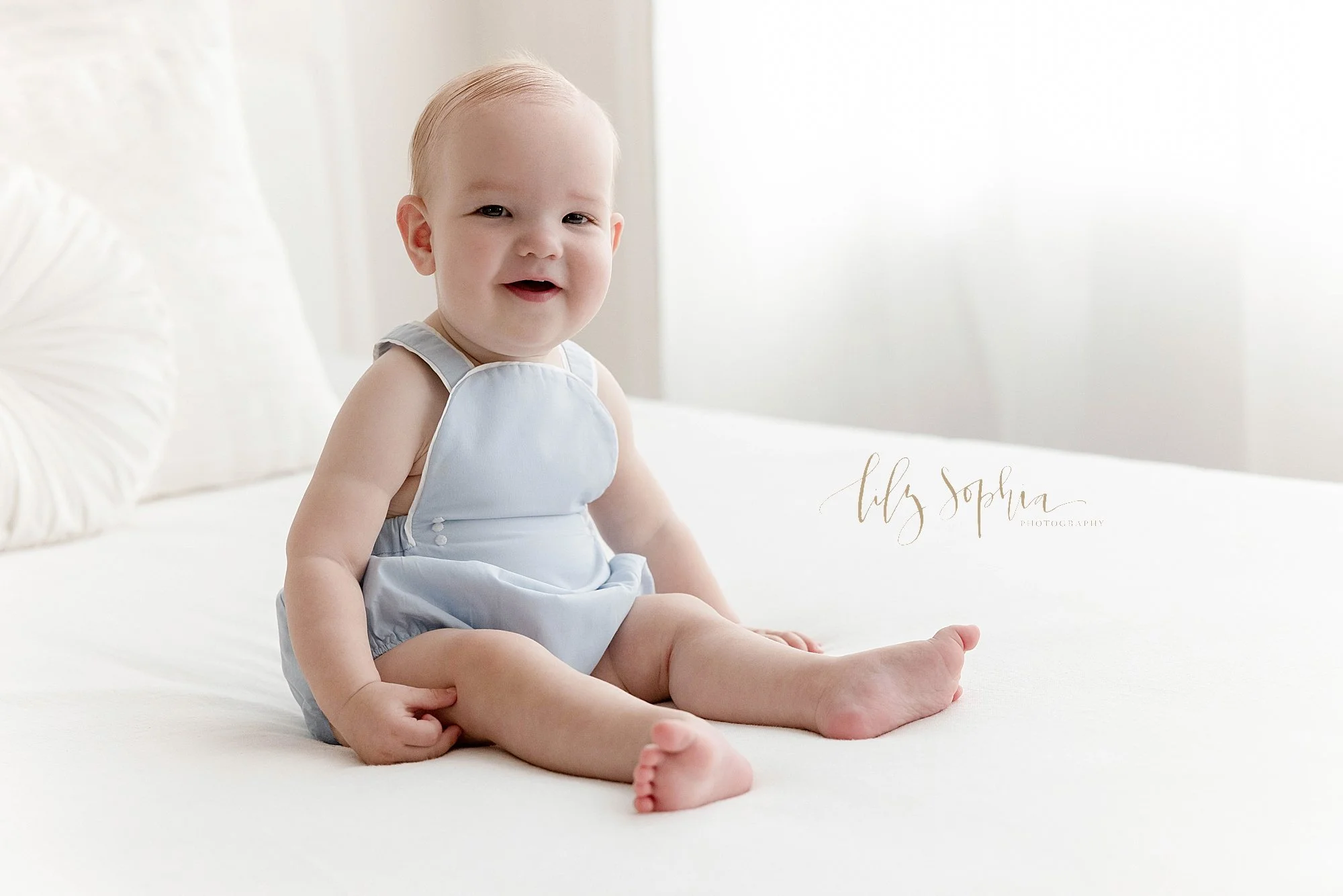 intown-atlanta-morningside-decatur-brookhaven-buckhead-natural-light-studio-portraits-family-baby-boy-first-birthday-milestone-cake-smash-photoshoot_0386.jpg