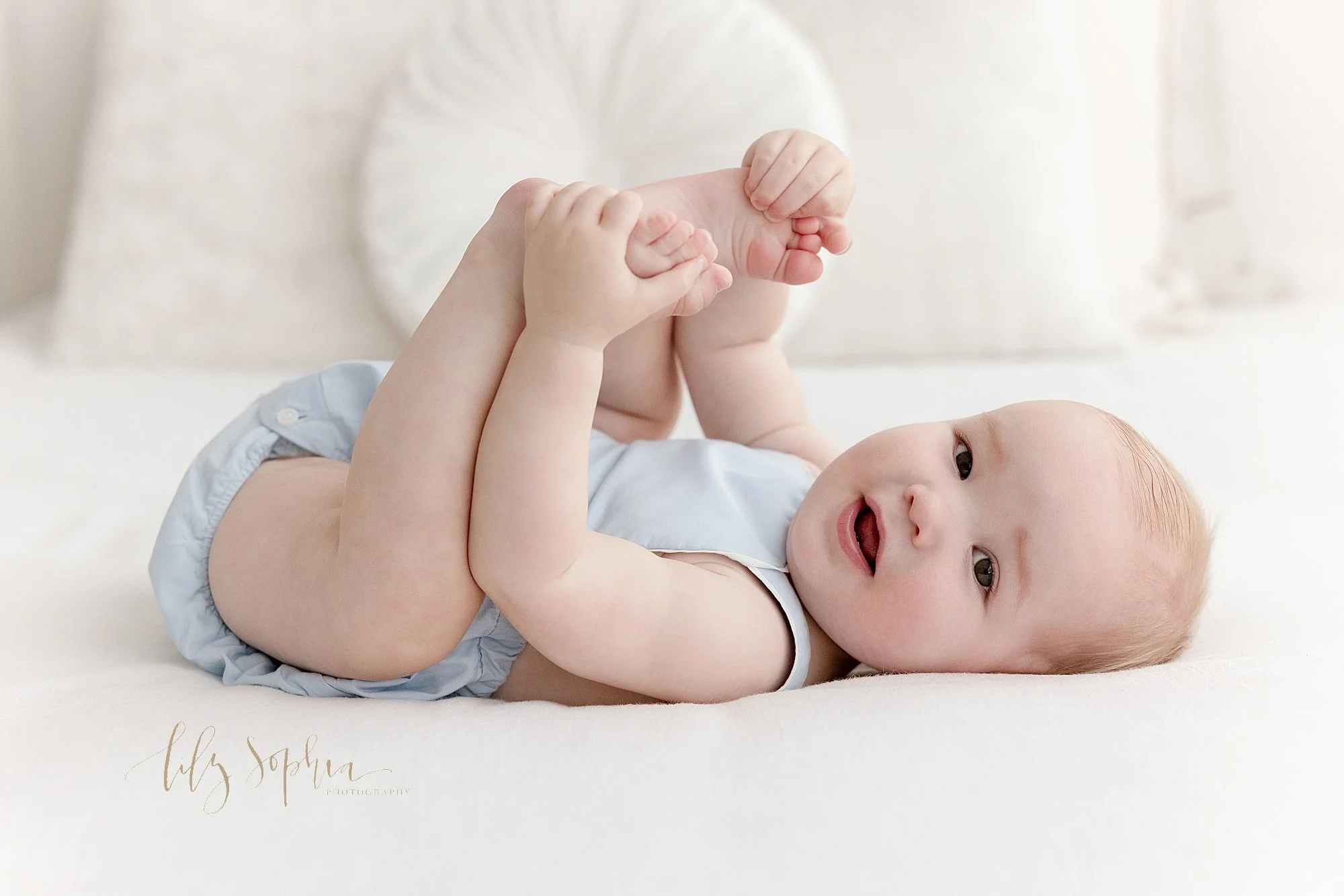 intown-atlanta-morningside-decatur-brookhaven-buckhead-natural-light-studio-portraits-family-baby-boy-first-birthday-milestone-cake-smash-photoshoot_0388.jpg