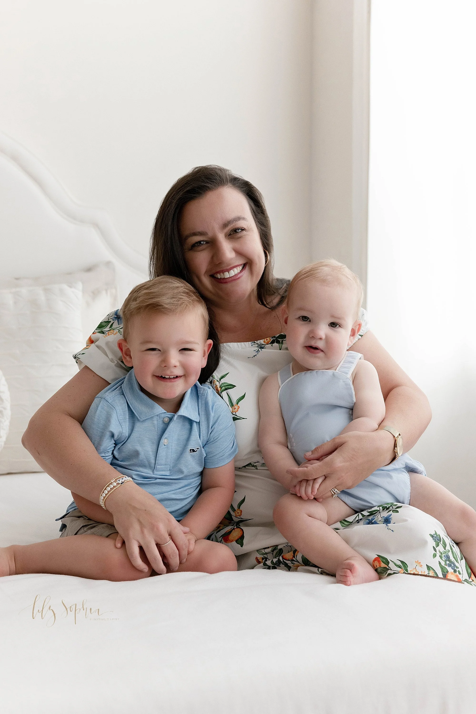 intown-atlanta-morningside-decatur-brookhaven-buckhead-natural-light-studio-portraits-family-baby-boy-first-birthday-milestone-cake-smash-photoshoot_0391.jpg
