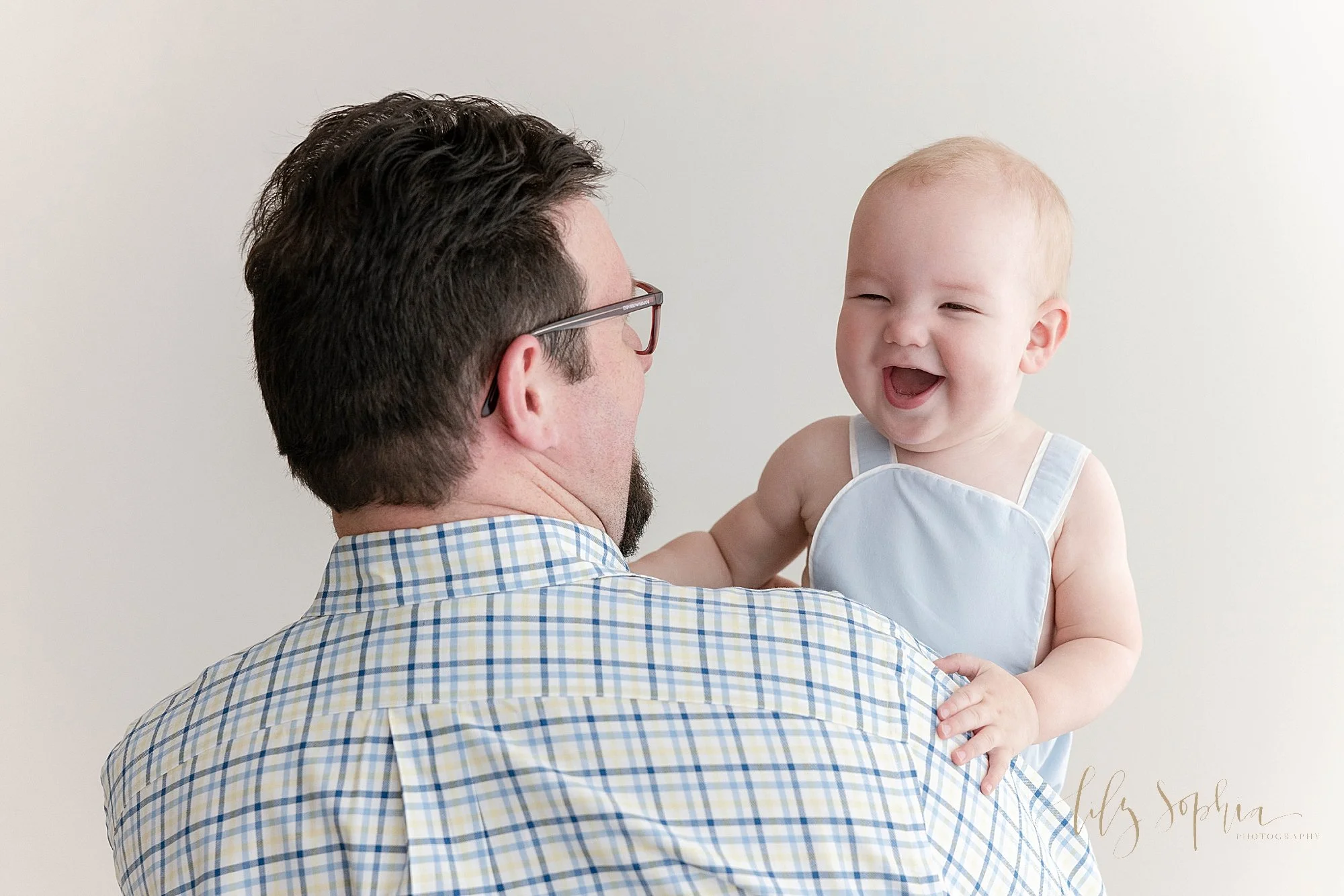 intown-atlanta-morningside-decatur-brookhaven-buckhead-natural-light-studio-portraits-family-baby-boy-first-birthday-milestone-cake-smash-photoshoot_0395.jpg