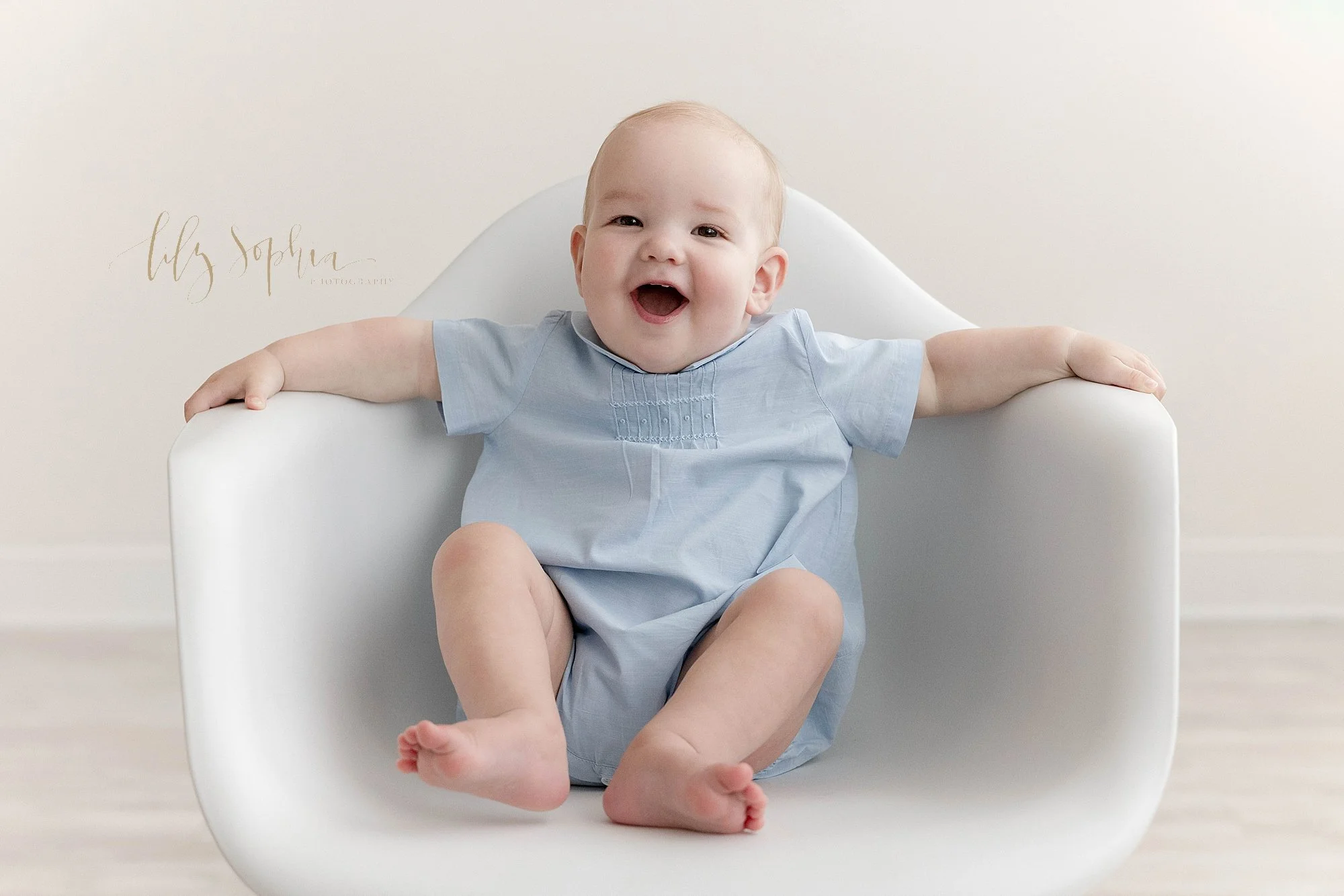 intown-atlanta-morningside-decatur-brookhaven-buckhead-natural-light-studio-portraits-family-baby-boy-first-birthday-milestone-cake-smash-photoshoot_0396.jpg