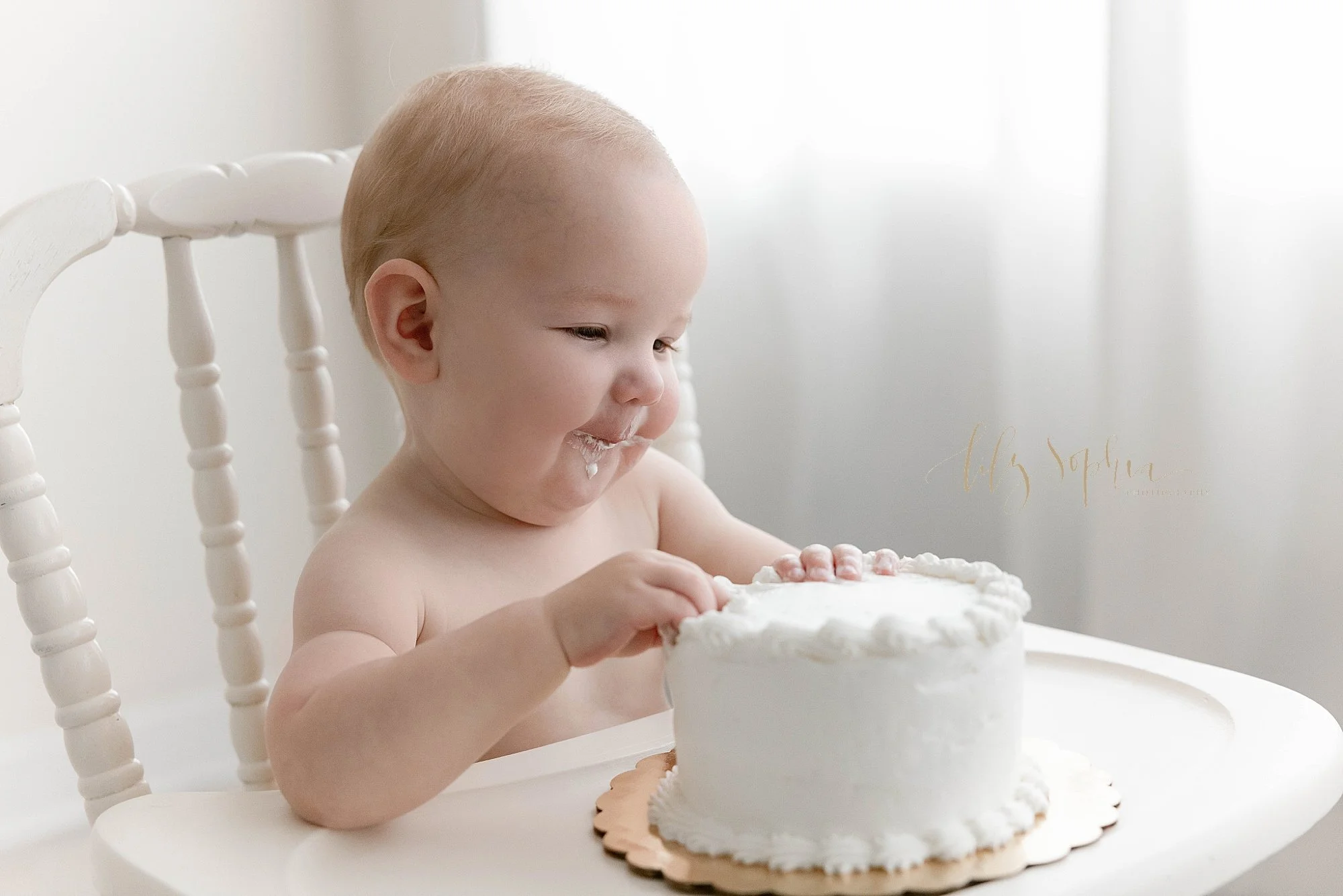 intown-atlanta-morningside-decatur-brookhaven-buckhead-natural-light-studio-portraits-family-baby-boy-first-birthday-milestone-cake-smash-photoshoot_0399.jpg