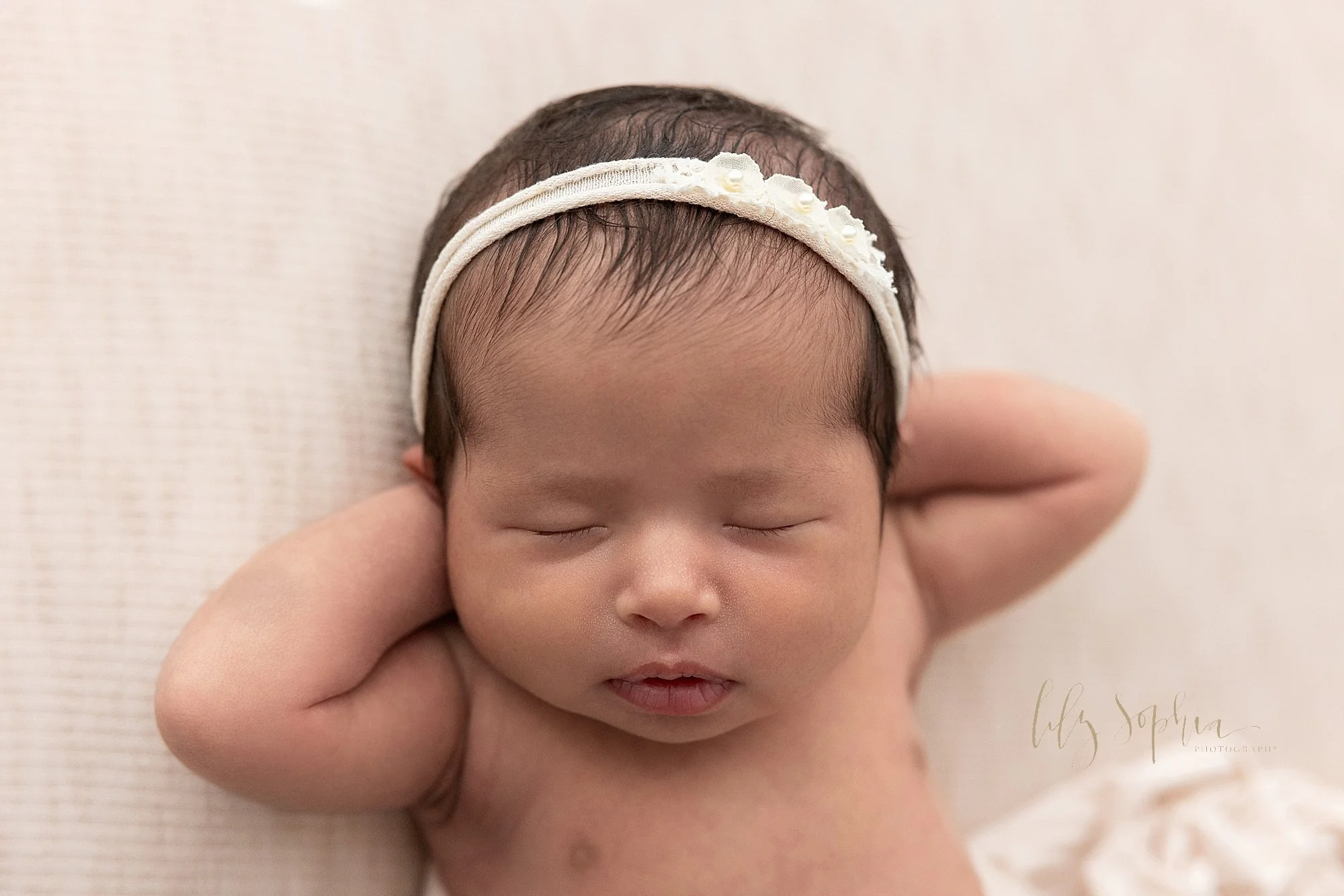 intown-atlanta-morningside-decatur-brookhaven-buckhead-natural-light-studio-newborn-portraits-baby-girl-family-photoshoot_0498.jpg