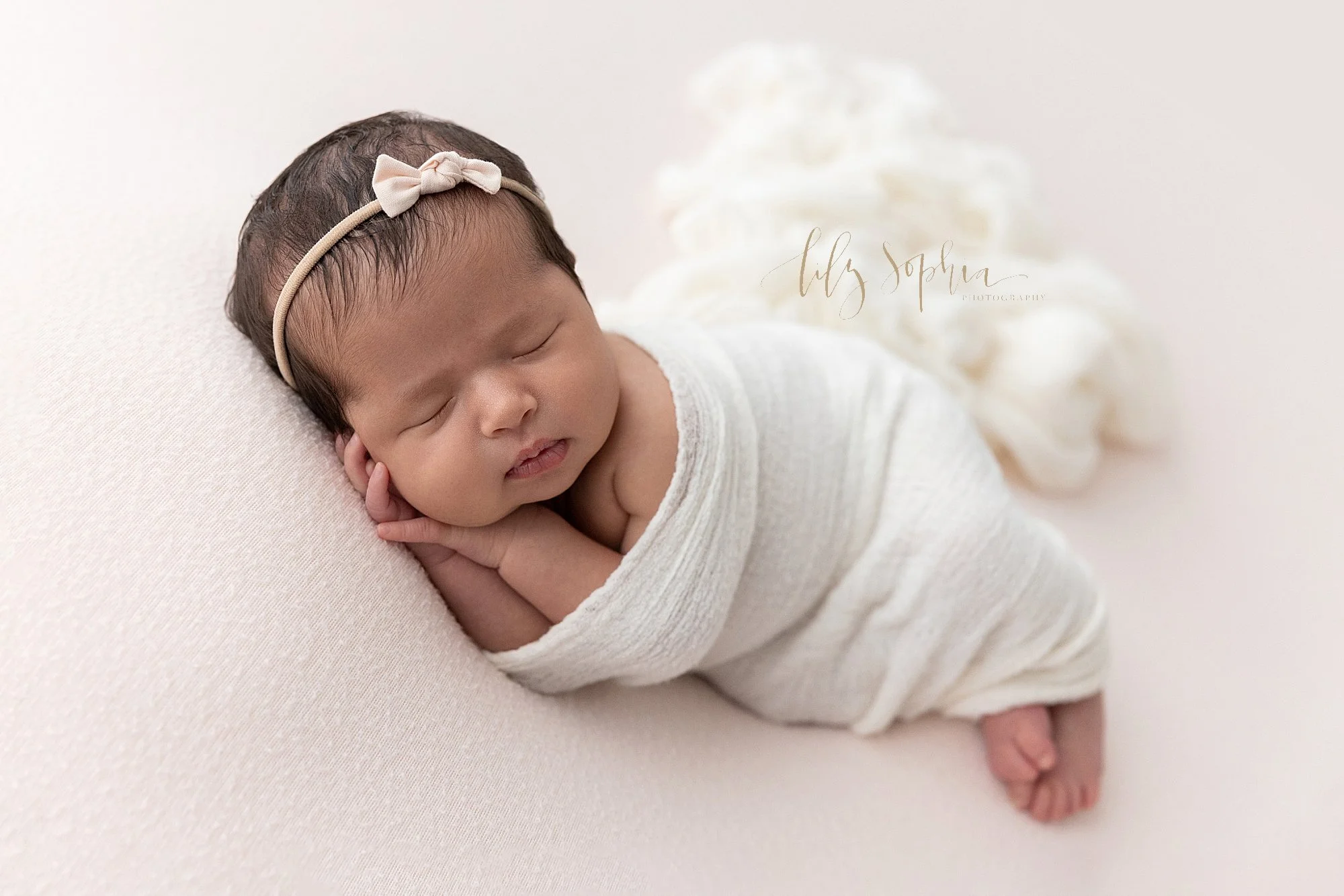 intown-atlanta-morningside-decatur-brookhaven-buckhead-natural-light-studio-newborn-portraits-baby-girl-family-photoshoot_0499.jpg