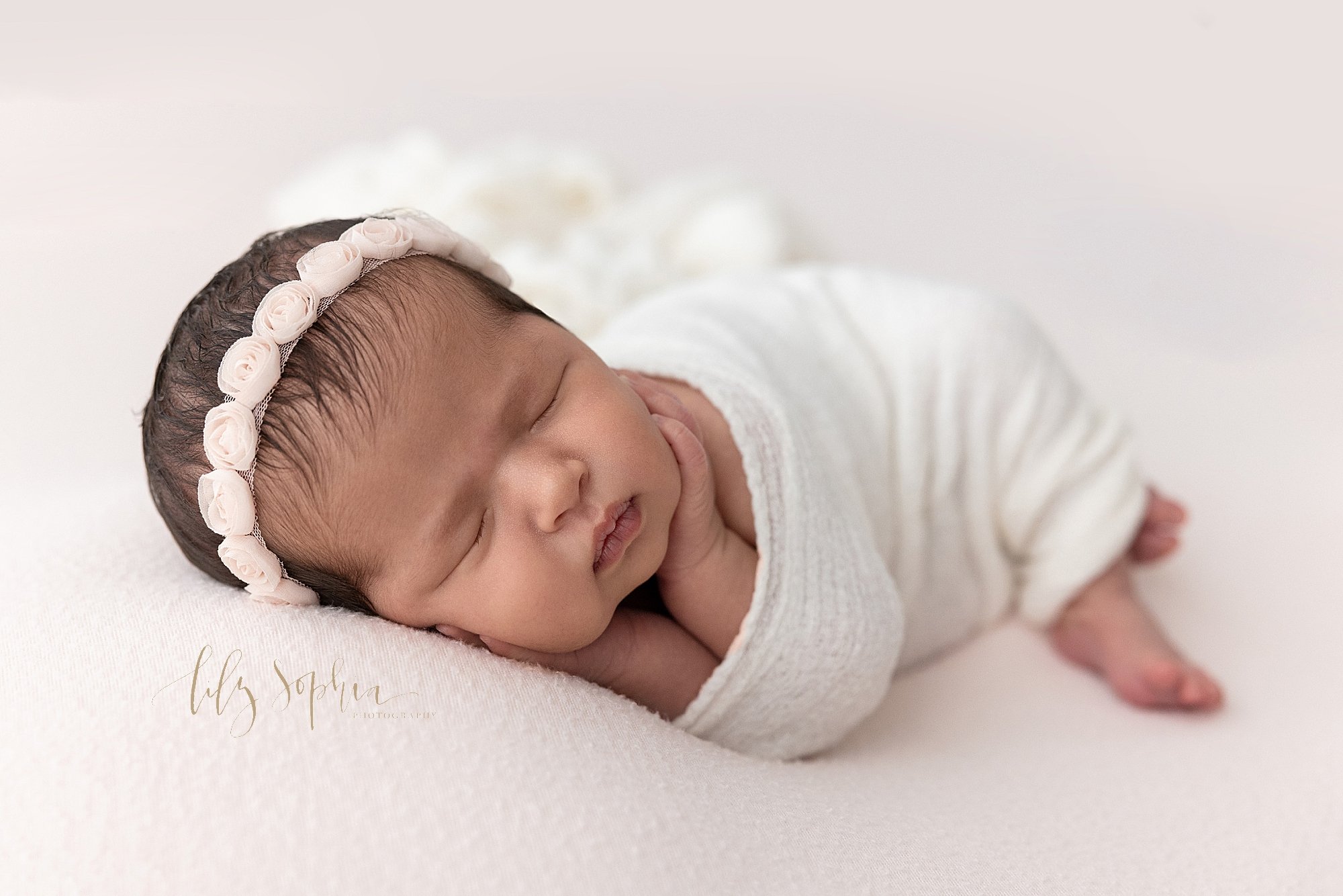 intown-atlanta-morningside-decatur-brookhaven-buckhead-natural-light-studio-newborn-portraits-baby-girl-family-photoshoot_0500.jpg