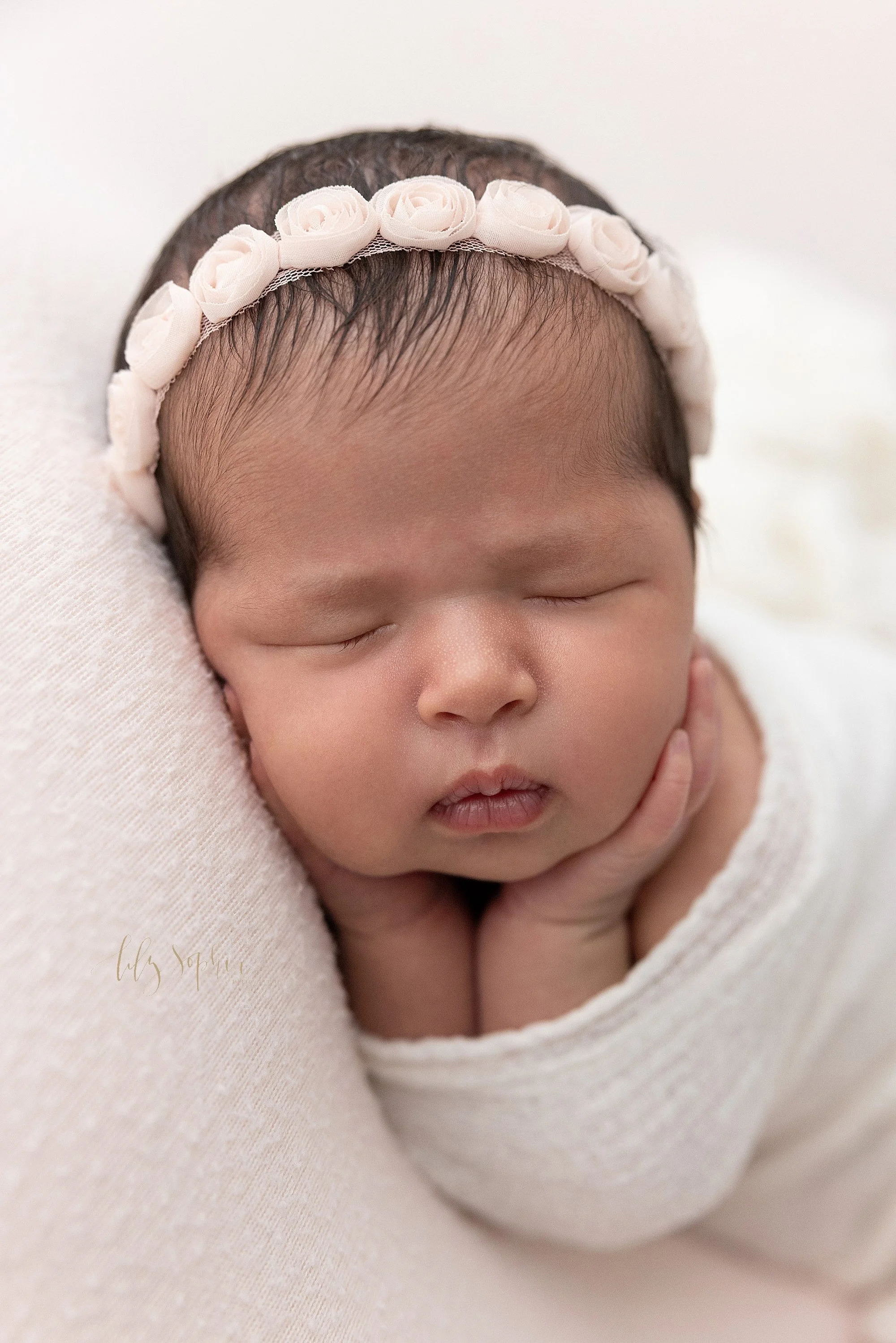 intown-atlanta-morningside-decatur-brookhaven-buckhead-natural-light-studio-newborn-portraits-baby-girl-family-photoshoot_0501.jpg