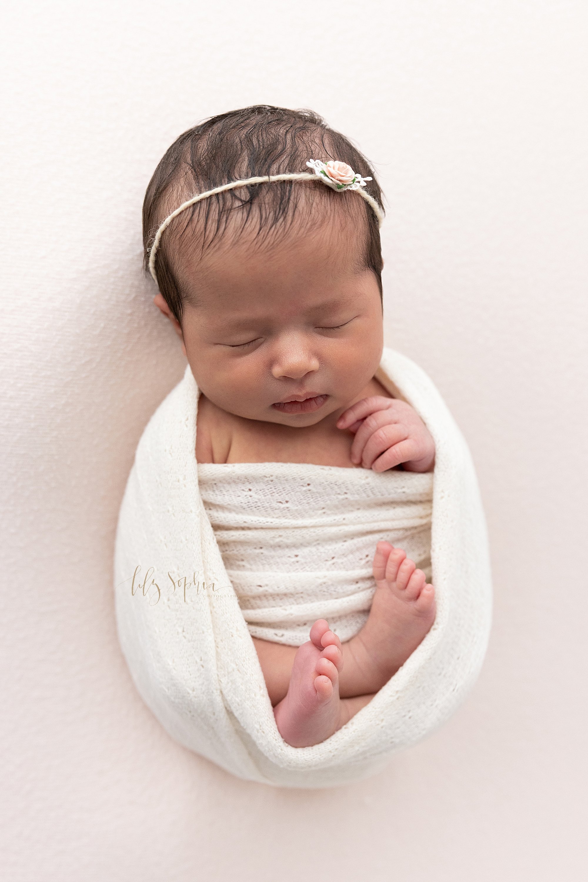 intown-atlanta-morningside-decatur-brookhaven-buckhead-natural-light-studio-newborn-portraits-baby-girl-family-photoshoot_0503.jpg