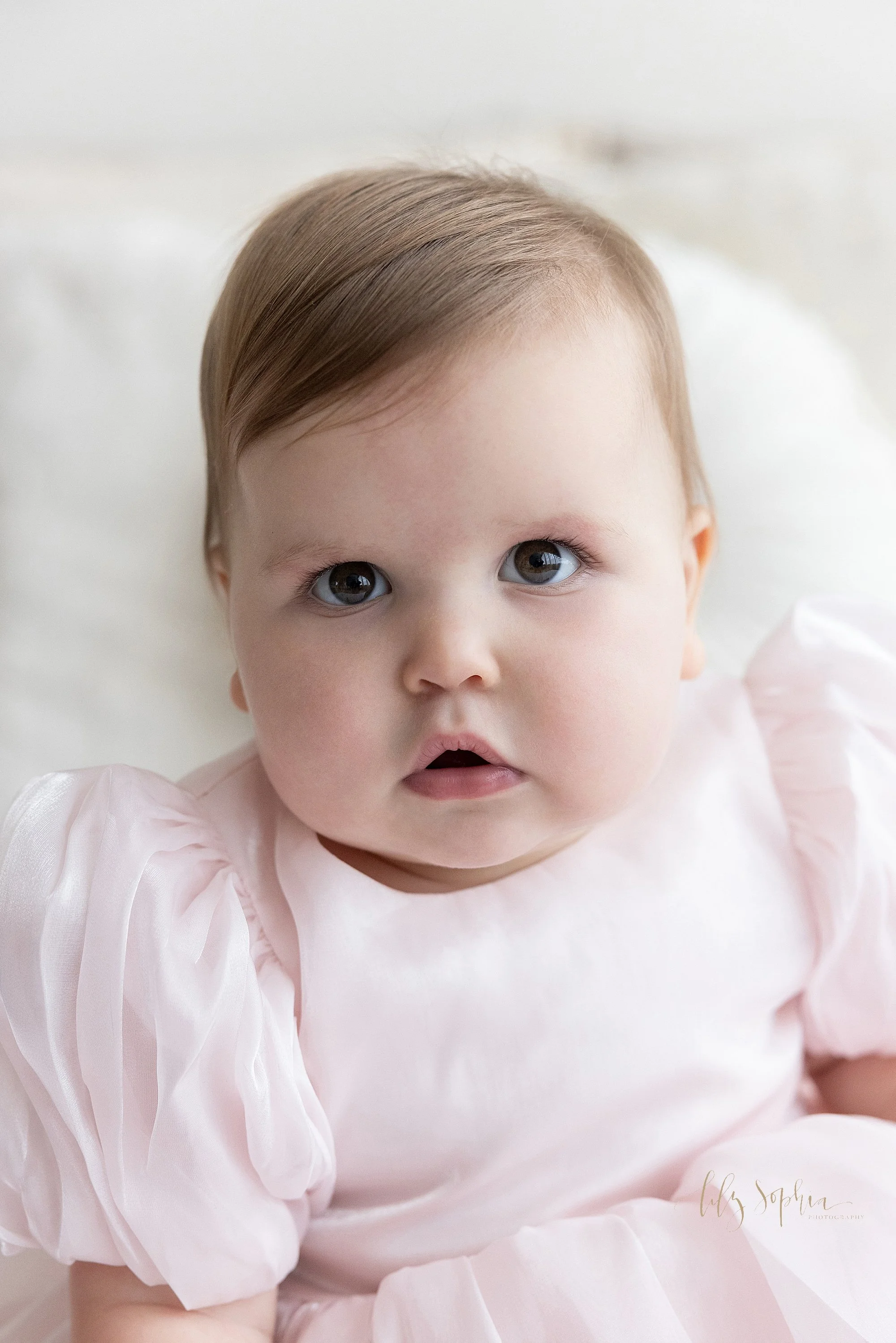 intown-atlanta-morningside-decatur-brookhaven-buckhead-natural-light-studio-milestone-first-birthday-baby-girl-family-portraits-cake-smash-photoshoot_0633.jpg