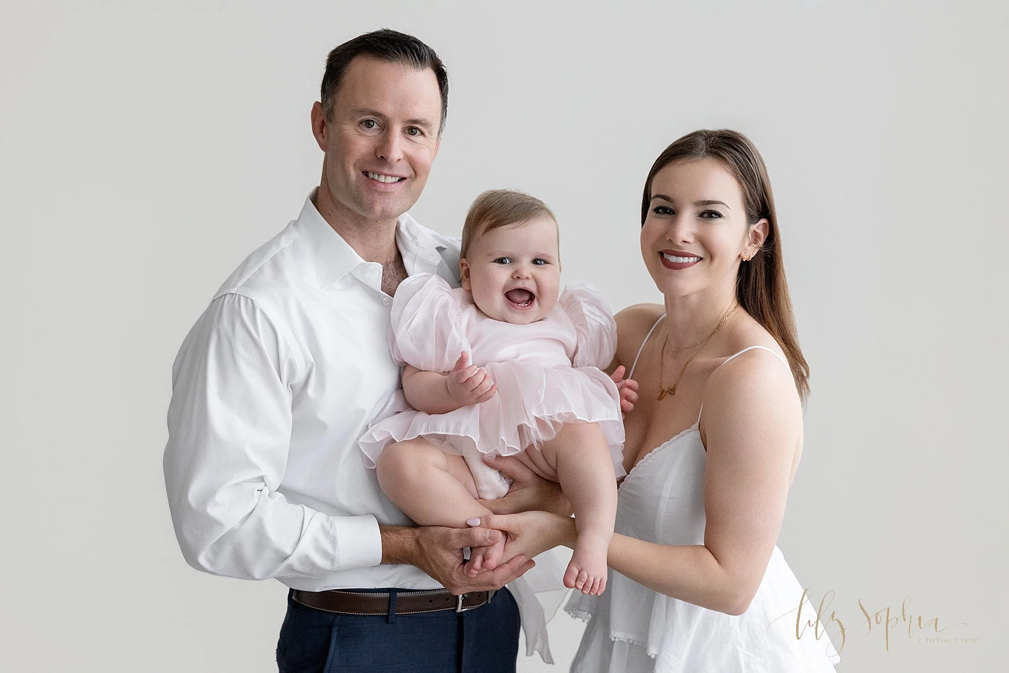 intown-atlanta-morningside-decatur-brookhaven-buckhead-natural-light-studio-milestone-first-birthday-baby-girl-family-portraits-cake-smash-photoshoot_0656.jpg