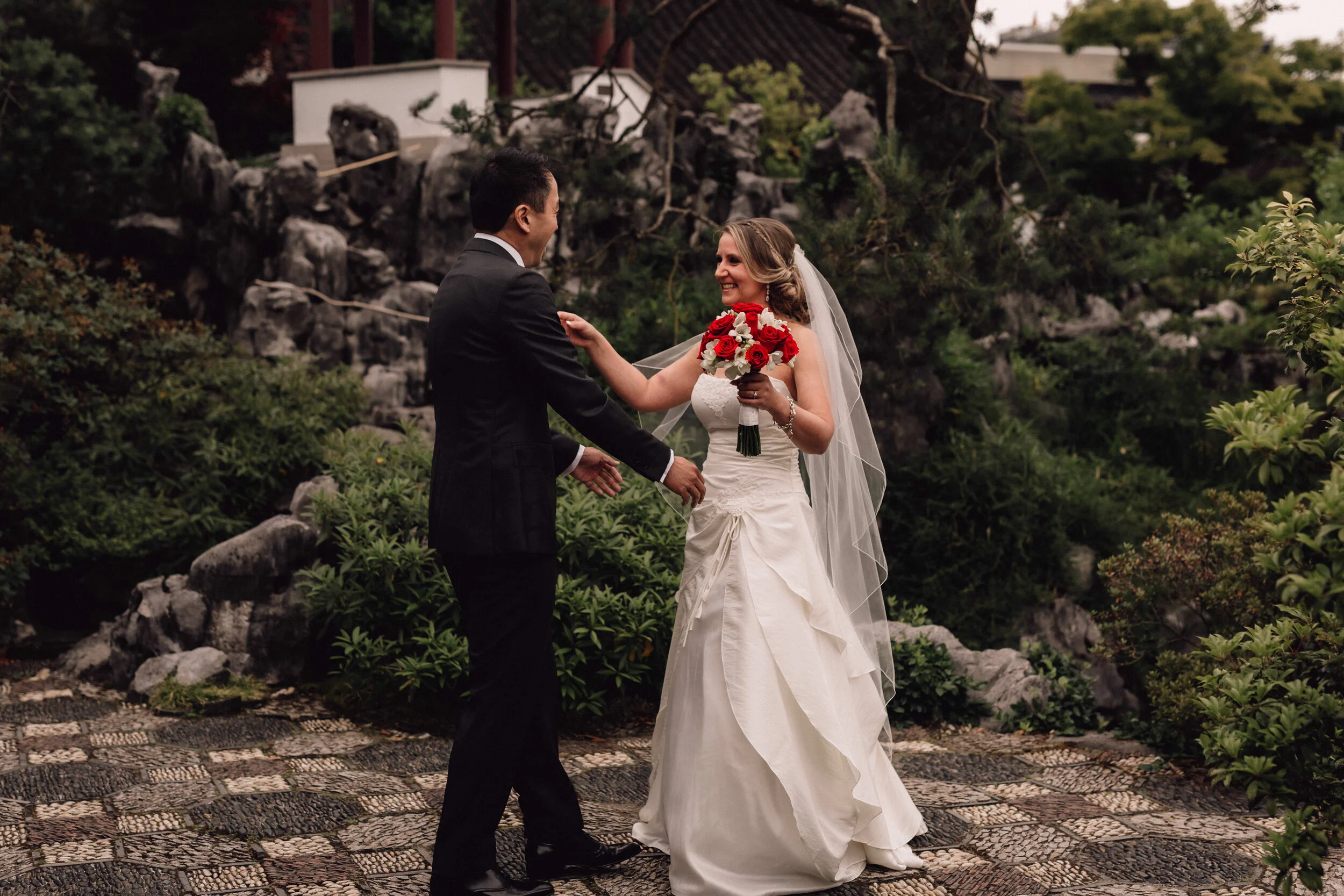 Dr. Sun Yat-Sen Chinese Classical Garden Wedding Photos - Vancouver Wedding Photographer and Videographer 