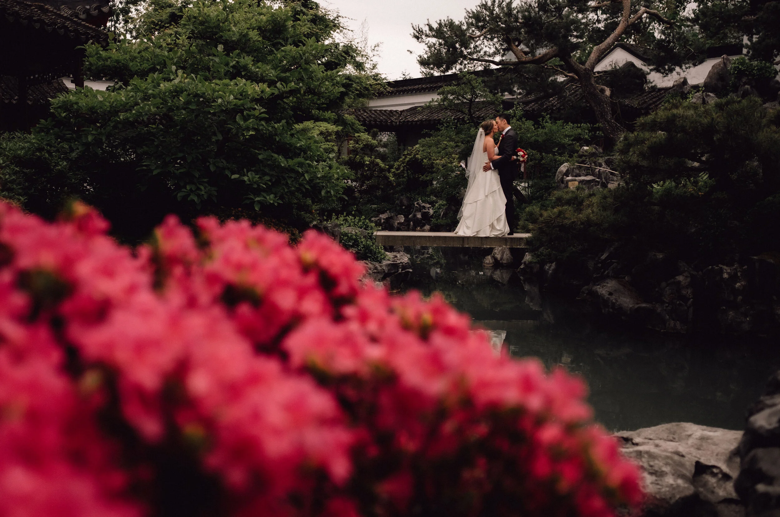  Dr. Sun Yat-Sen Chinese Classical Garden Wedding Photos - Vancouver Wedding Photographer and Videographer 