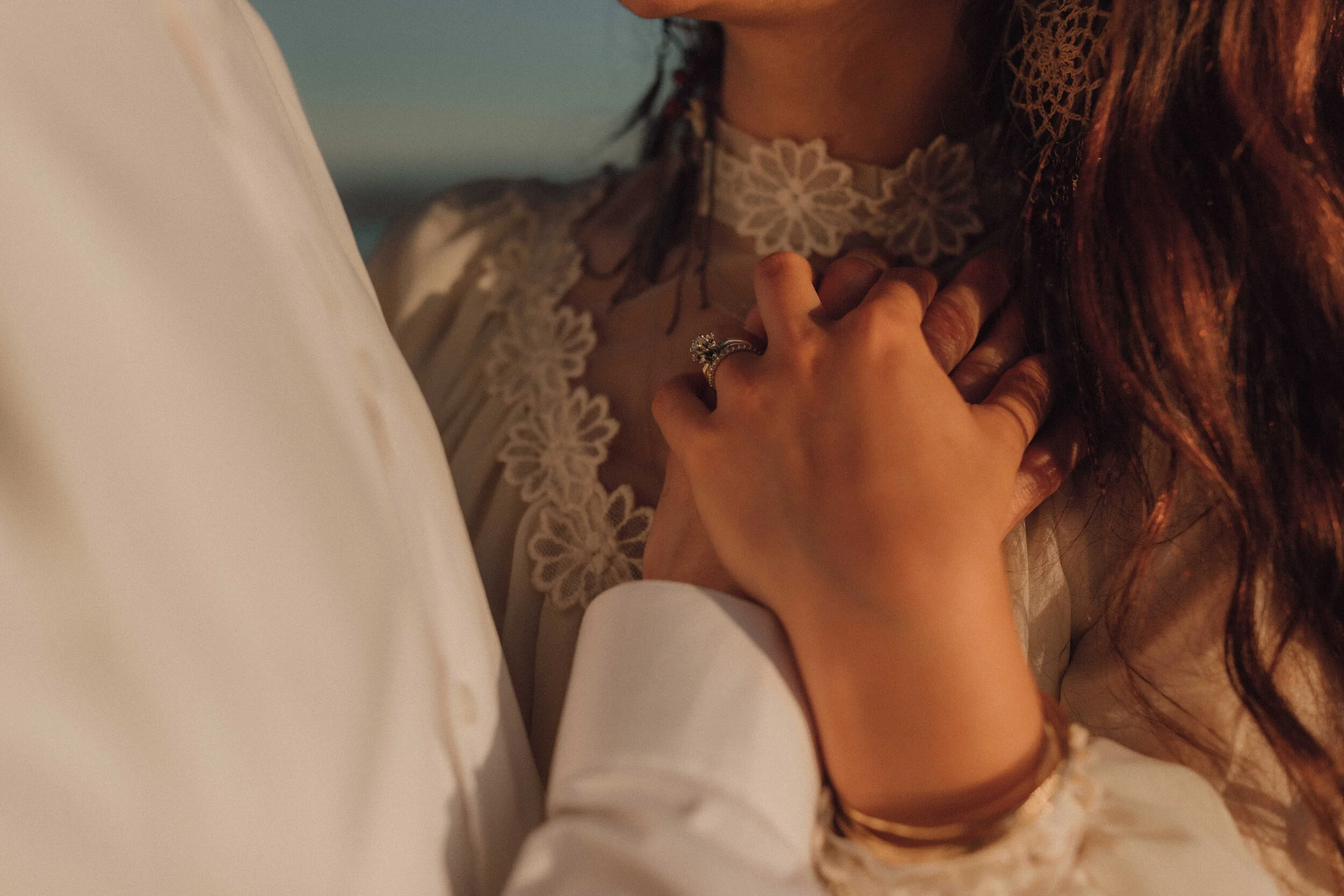  Golden Hour Couple’s Photos at the Beach in Gibsons on the Sunshine Coast  