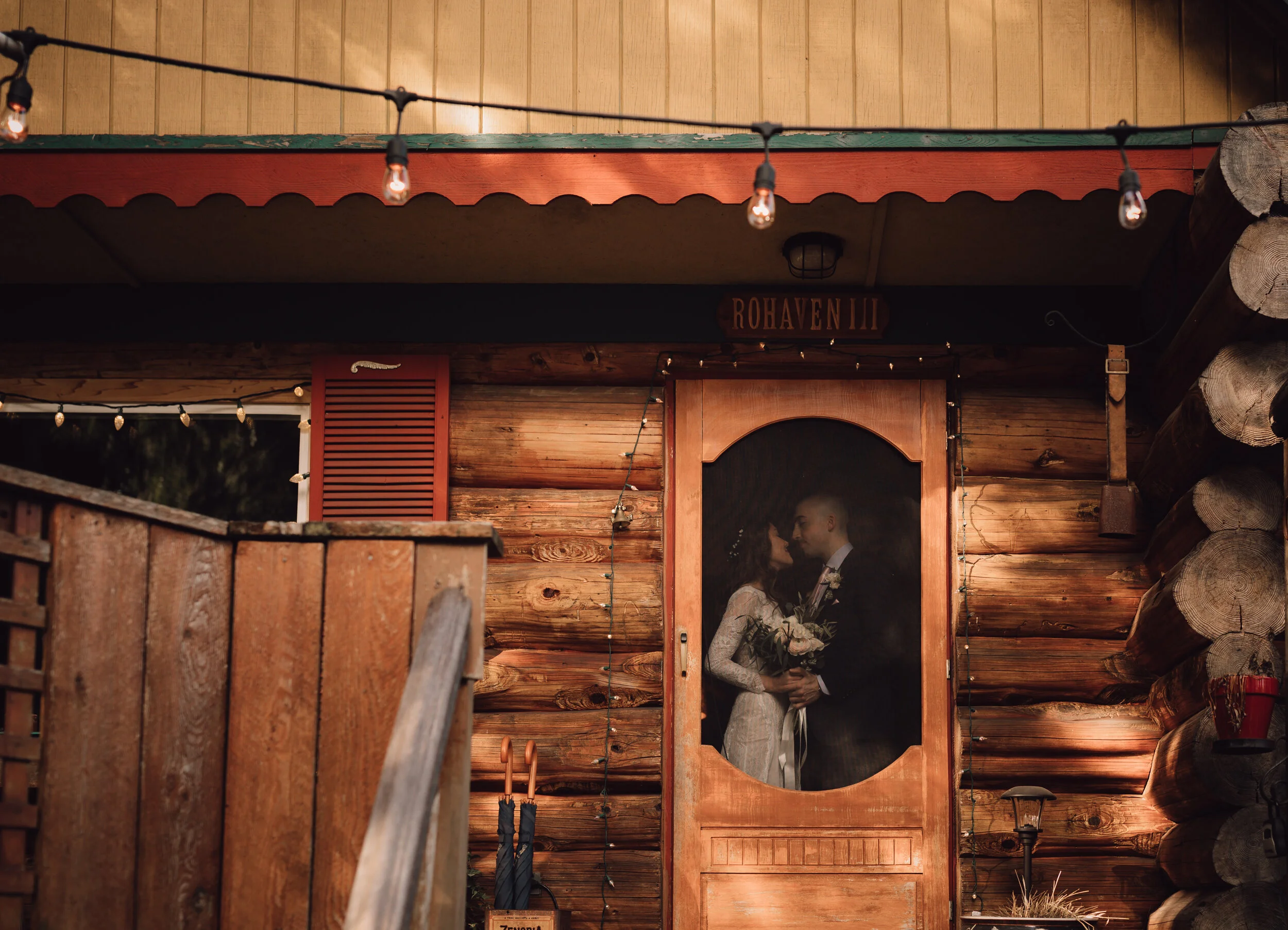  Intimate Forest and Beach Elopement on the Sunshine Coast, BC 