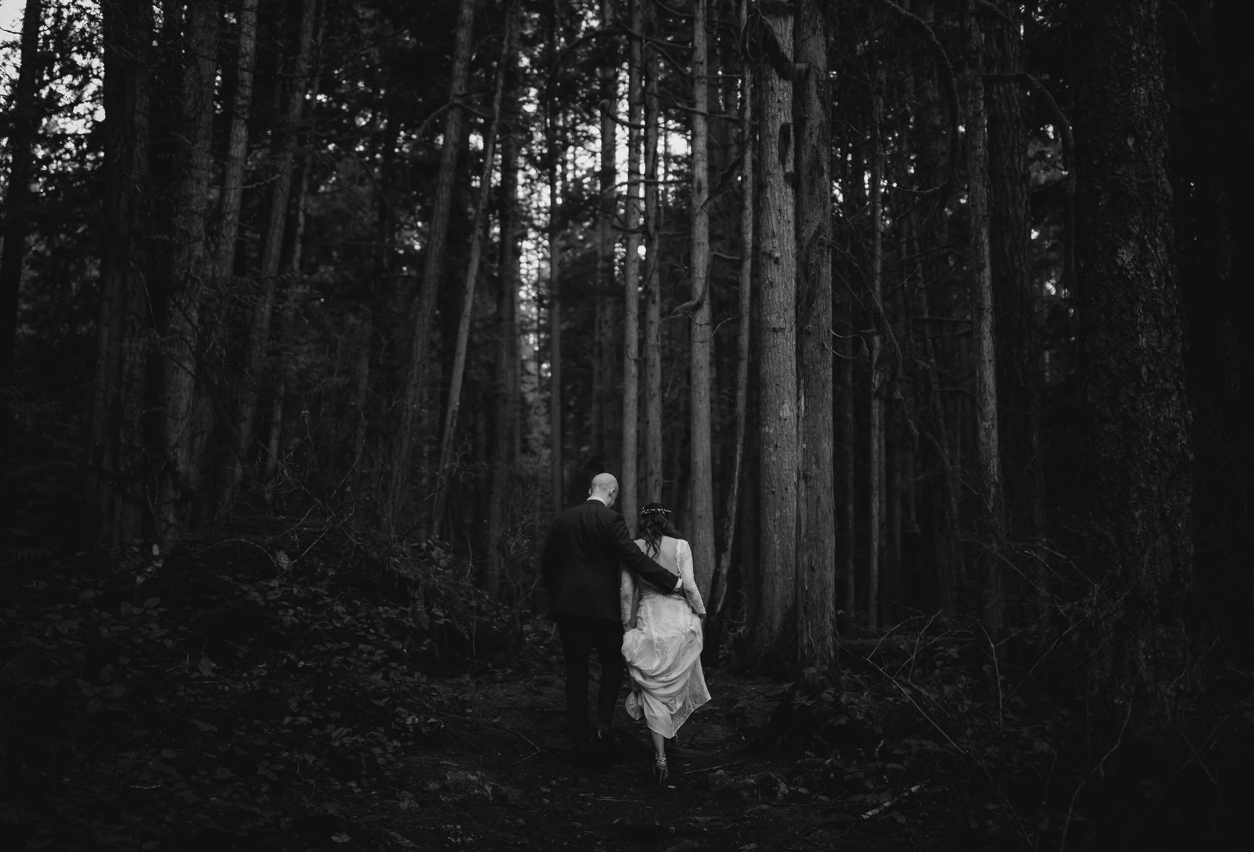  Intimate Forest and Beach Elopement on the Sunshine Coast, BC 