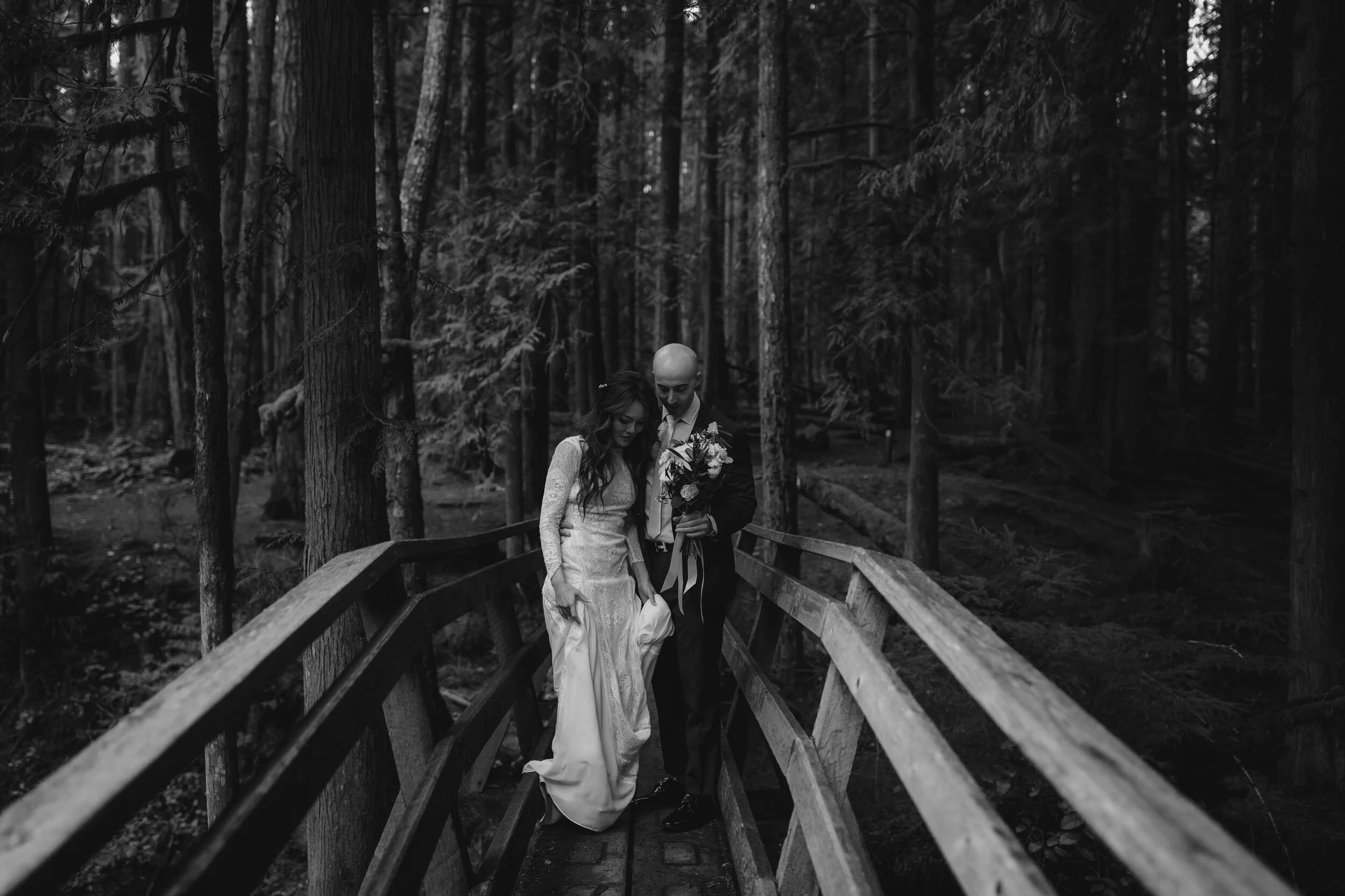  Intimate Forest and Beach Elopement on the Sunshine Coast, BC 