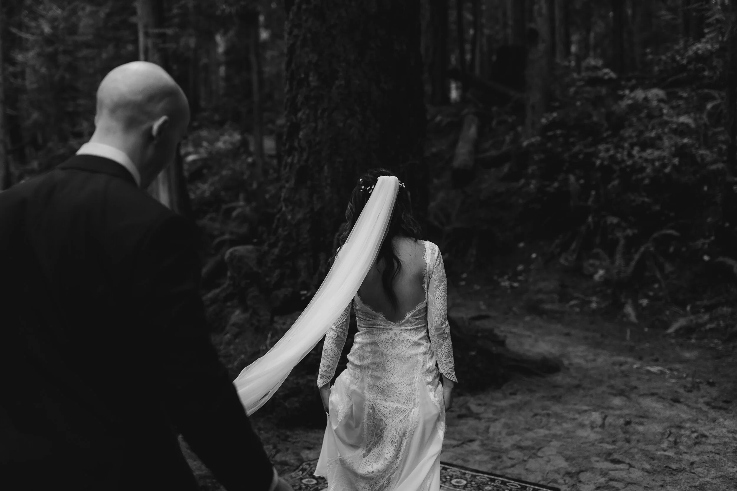  Intimate Forest and Beach Elopement on the Sunshine Coast, BC 