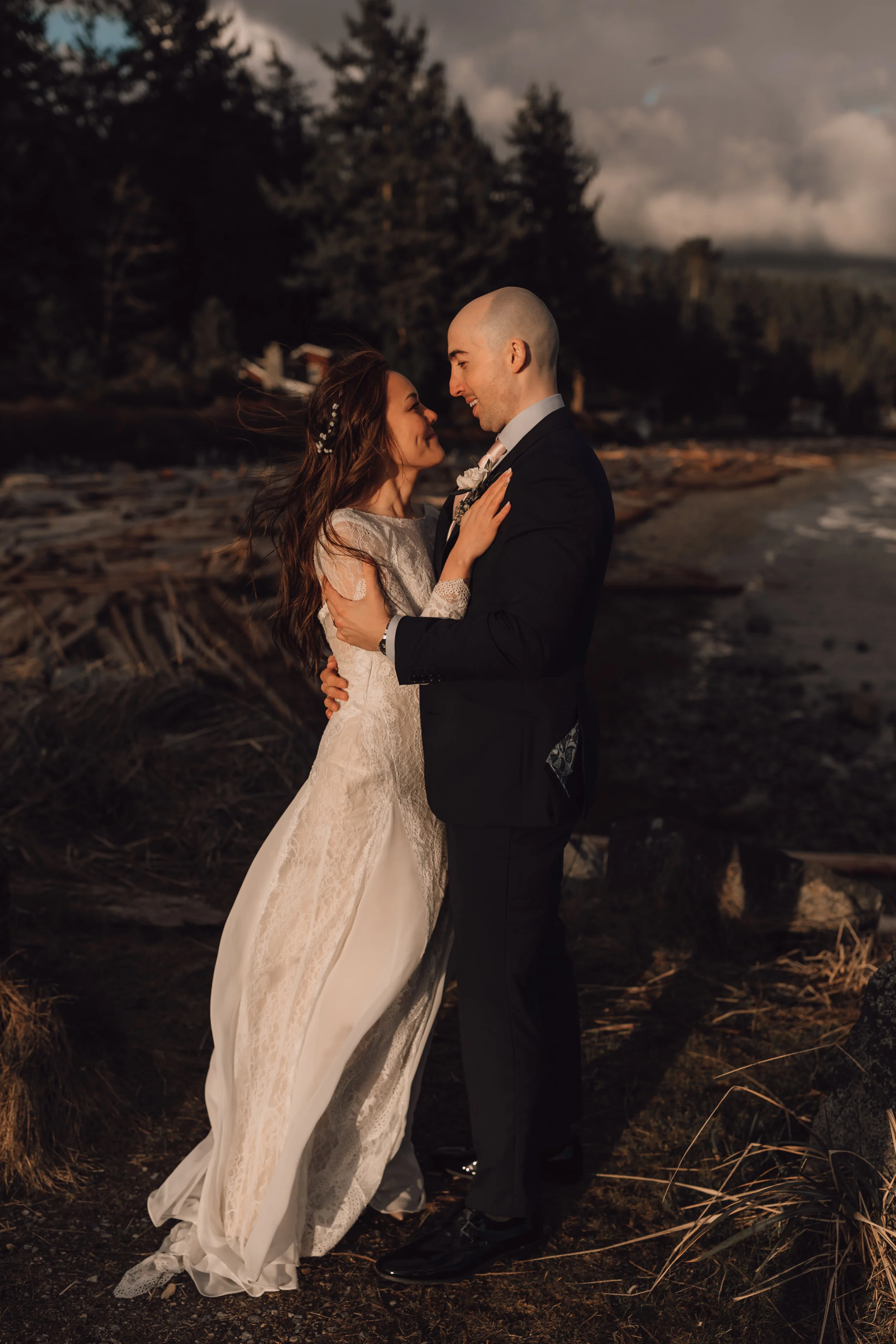  Intimate Forest and Beach Elopement on the Sunshine Coast, BC 