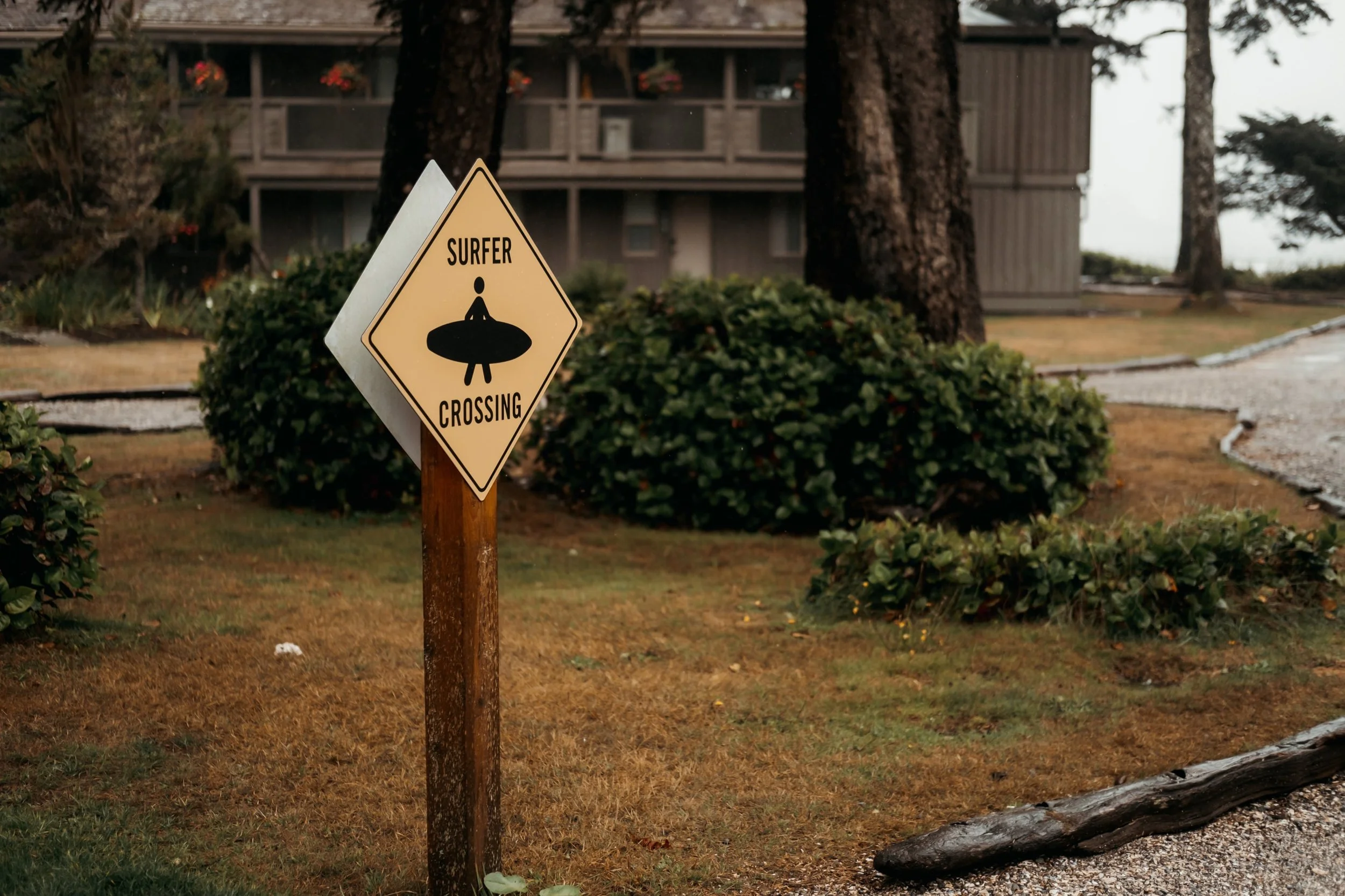  Intimate Rainy Day Tofino Wedding at the Pacific Sands Resort and Shore Pier Ceremony 
