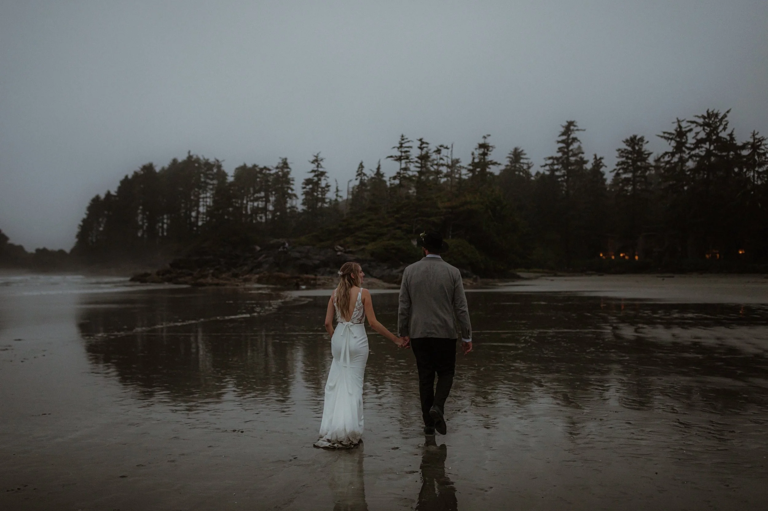  Intimate Rainy Day Tofino Wedding at the Pacific Sands Resort and Shore Pier Ceremony 