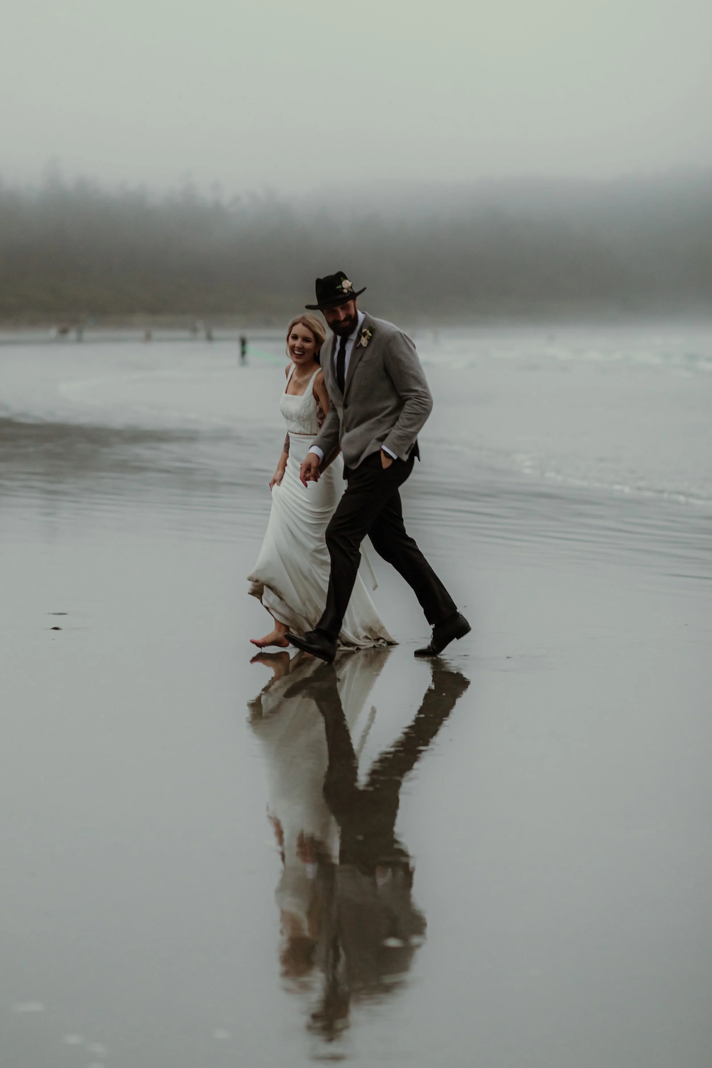  Intimate Rainy Day Tofino Wedding at the Pacific Sands Resort and Shore Pier Ceremony 