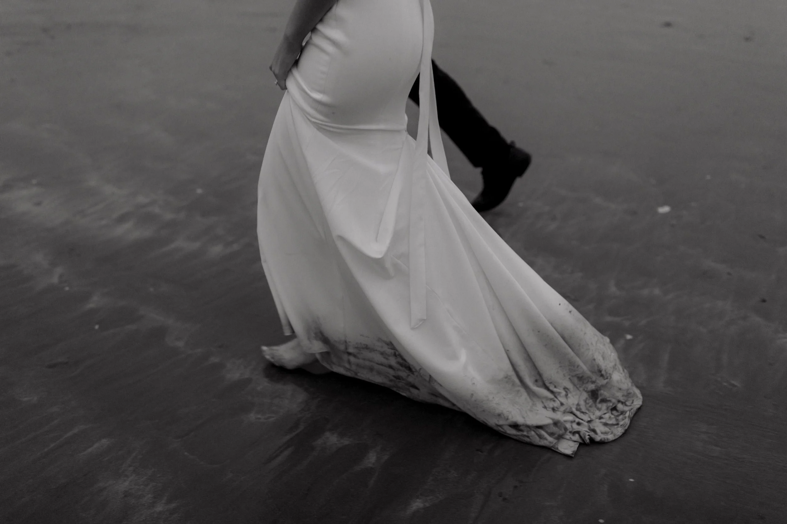  Intimate Rainy Day Tofino Wedding at the Pacific Sands Resort and Shore Pier Ceremony 