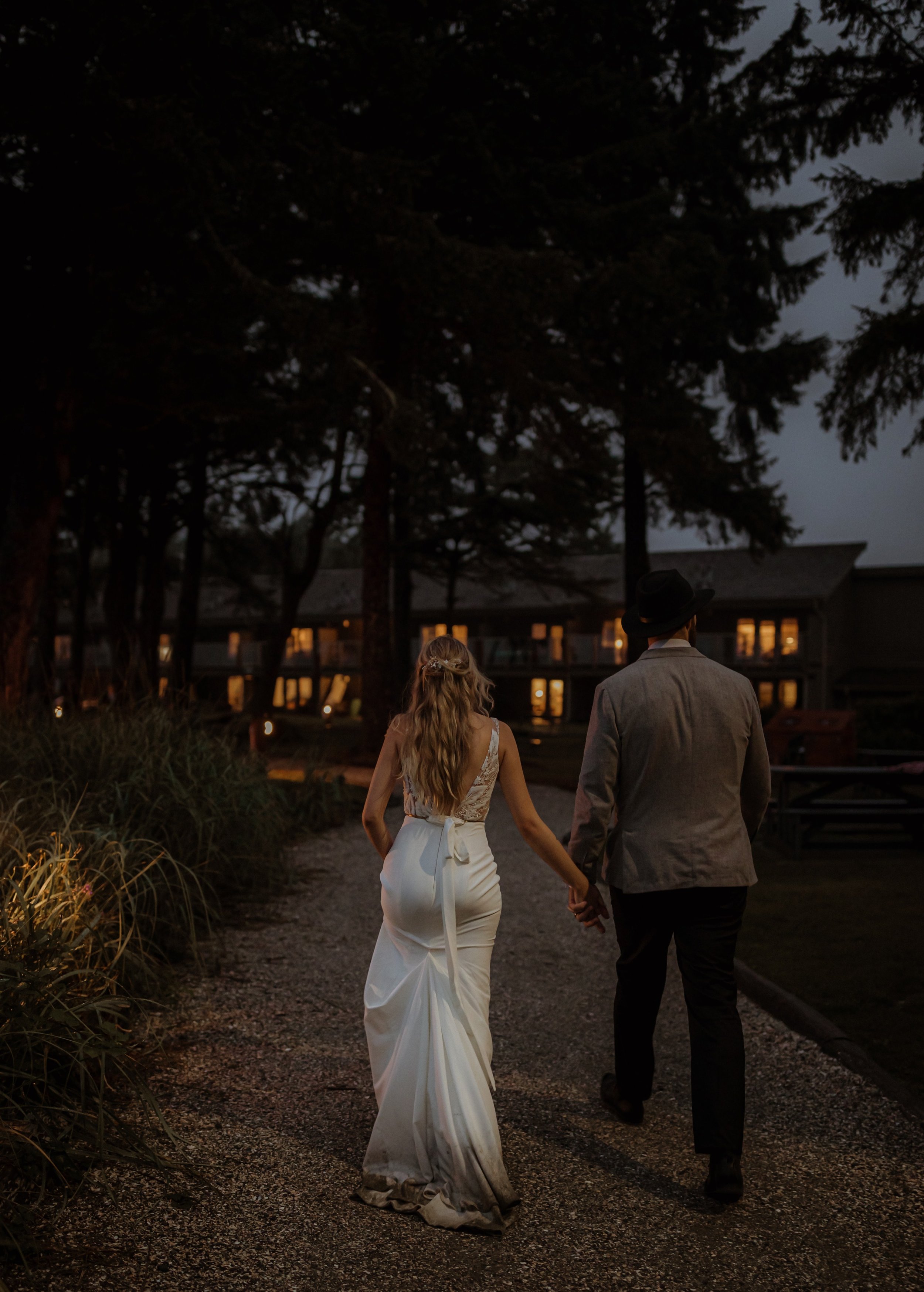  Intimate Rainy Day Tofino Wedding at the Pacific Sands Resort and Shore Pier Ceremony 