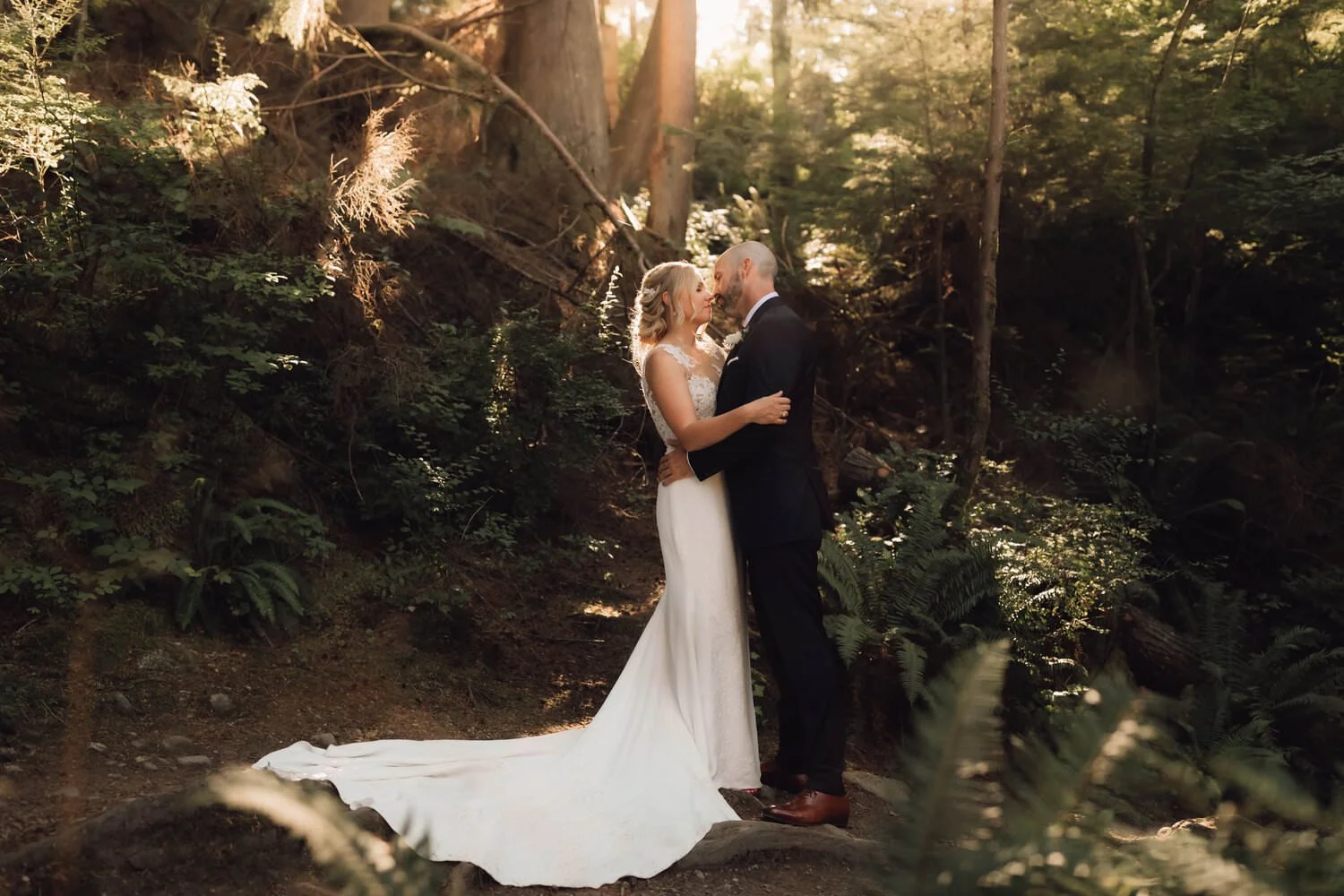  Candid Emotional Wedding and Elopement Photos 